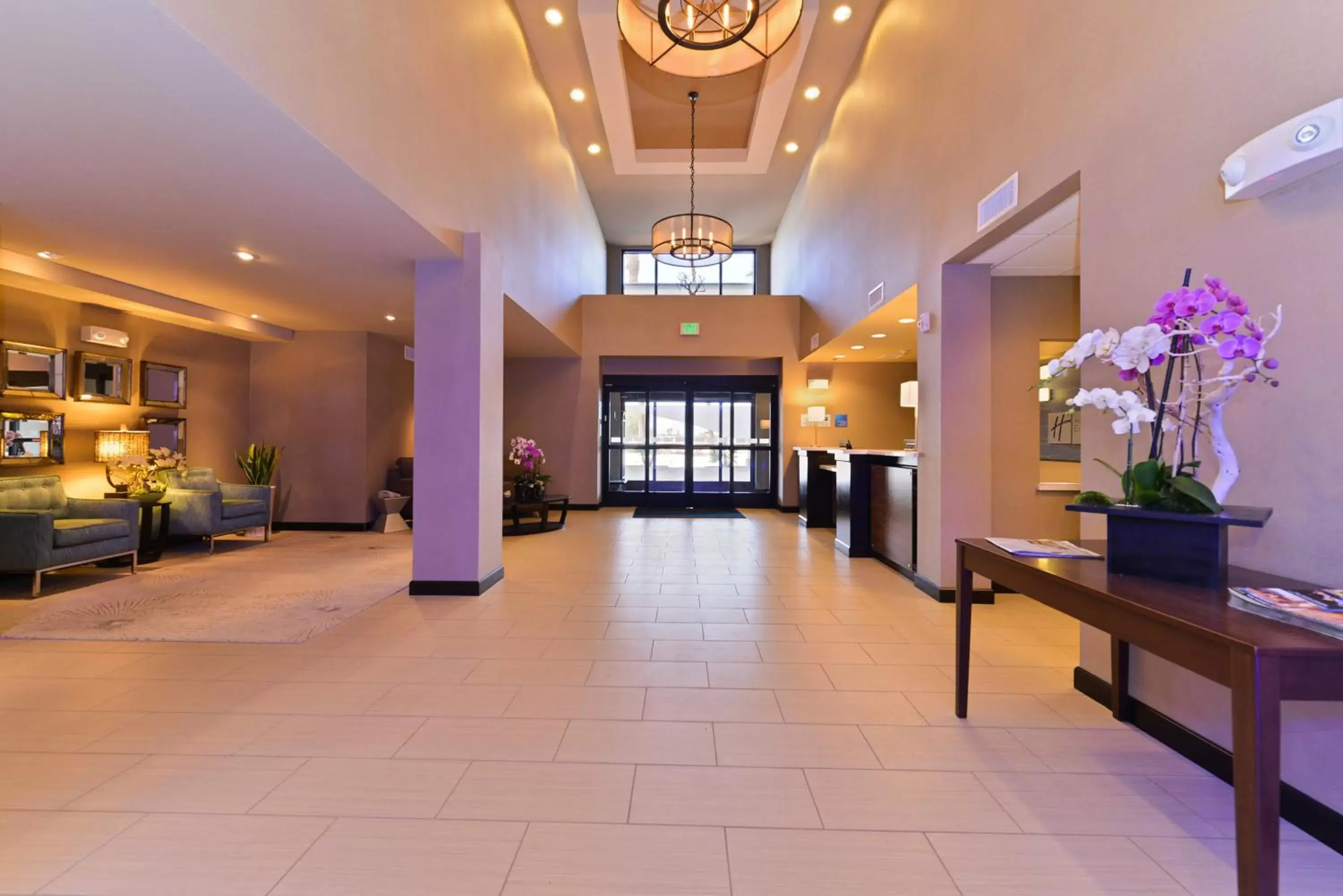 Lobby or reception, Lobby/Reception in Holiday Inn Express Indio, an IHG Hotel