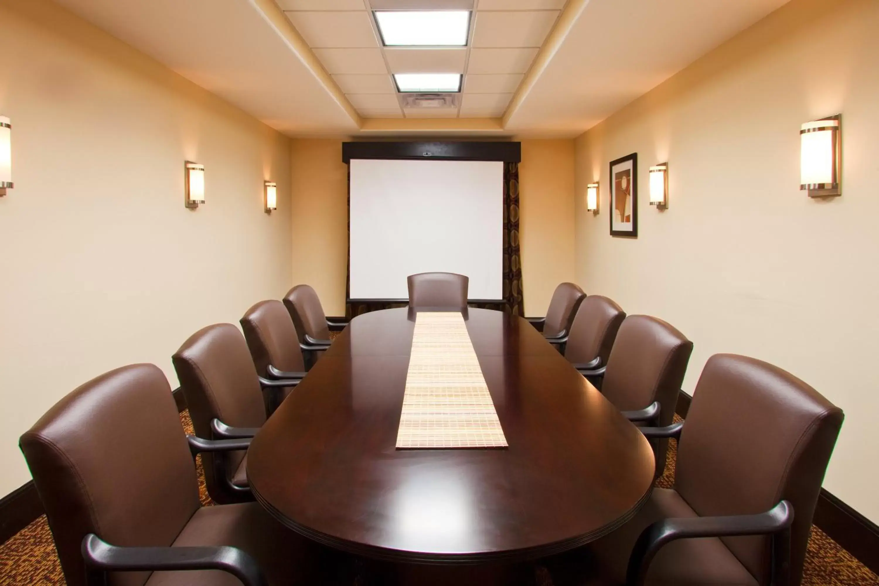 Meeting/conference room in Holiday Inn Express Hotel & Suites Bainbridge, an IHG Hotel