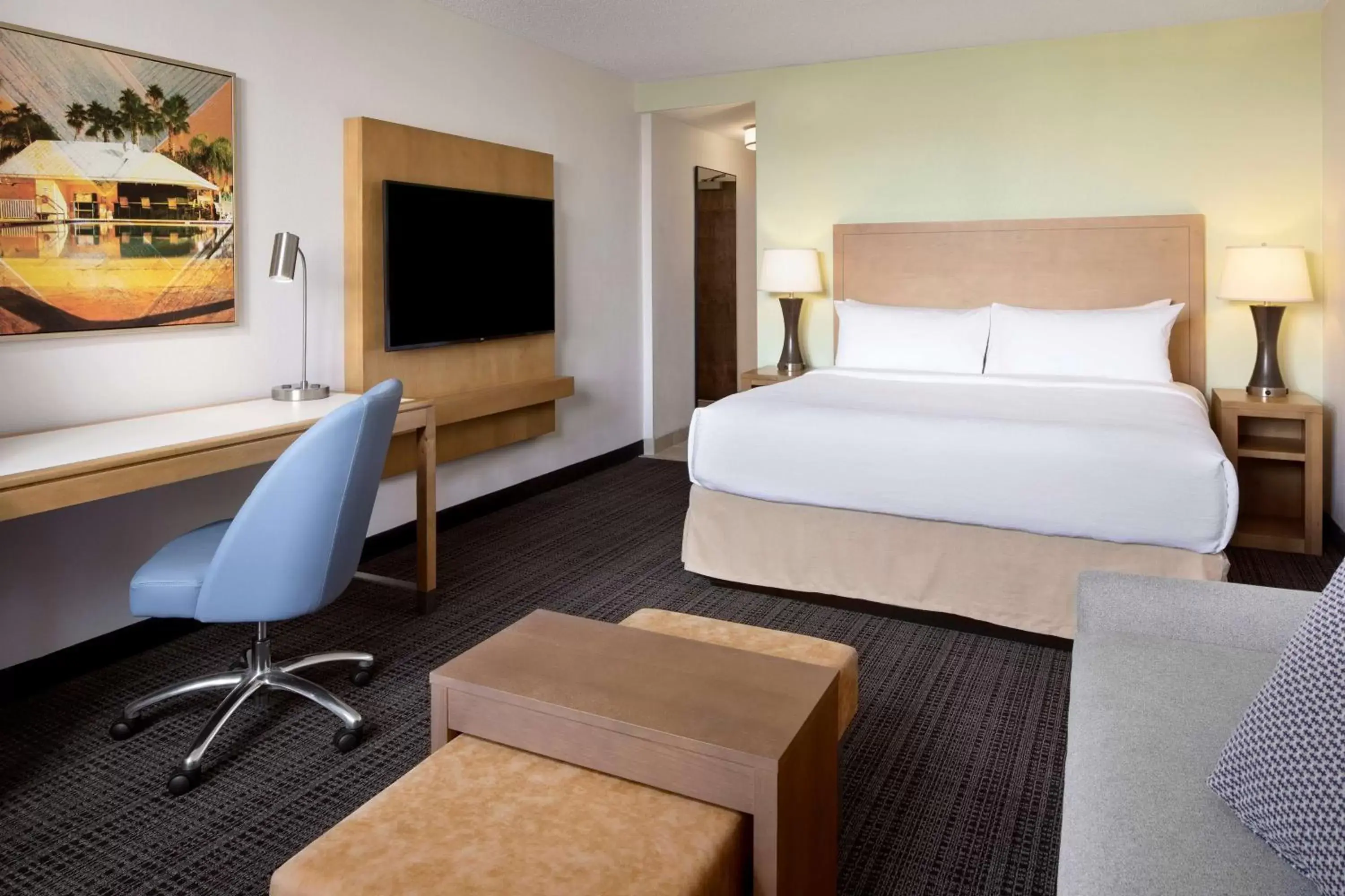 Bedroom in Embassy Suites by Hilton Tampa Airport Westshore