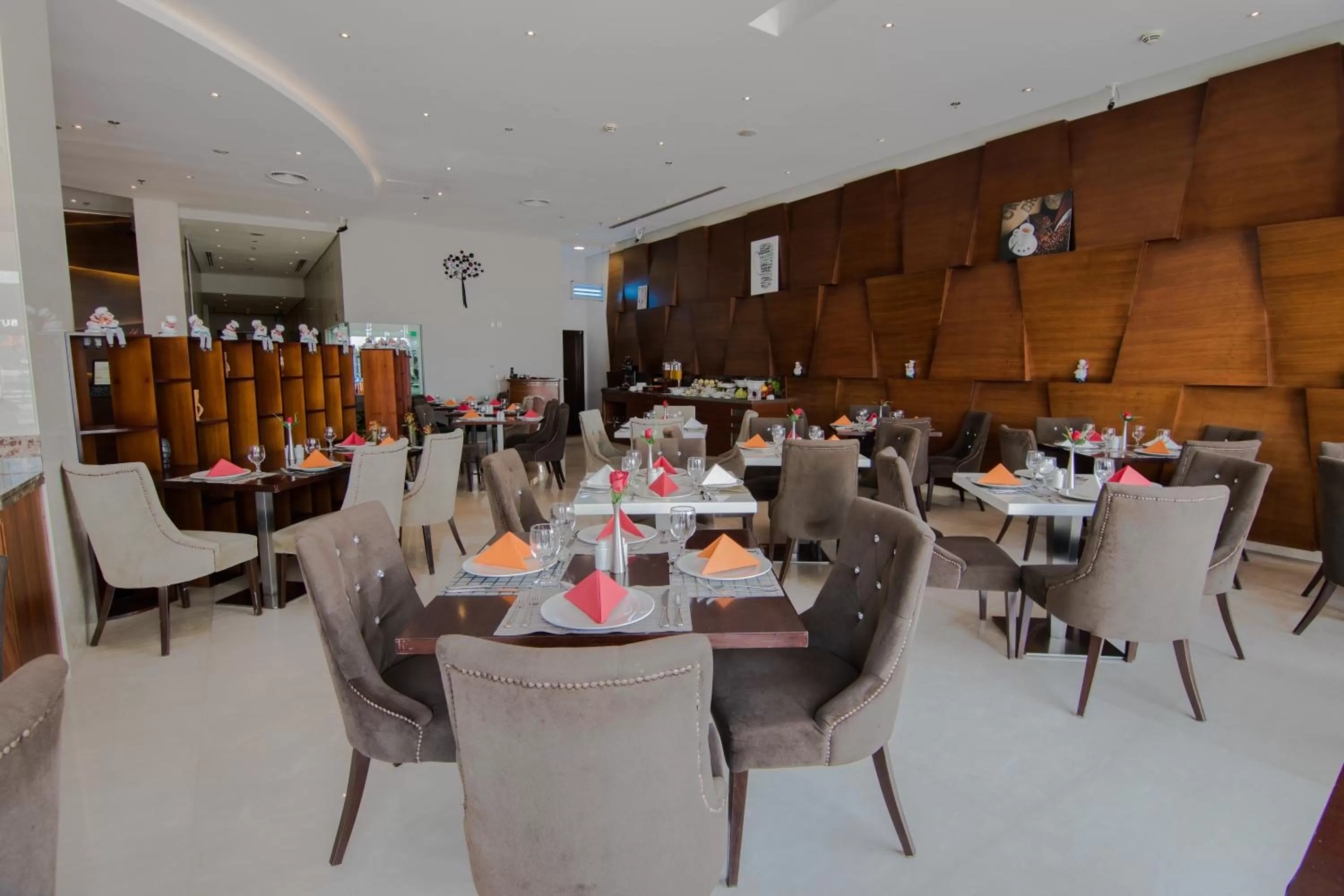 Meals in Signature Hotel Al Barsha