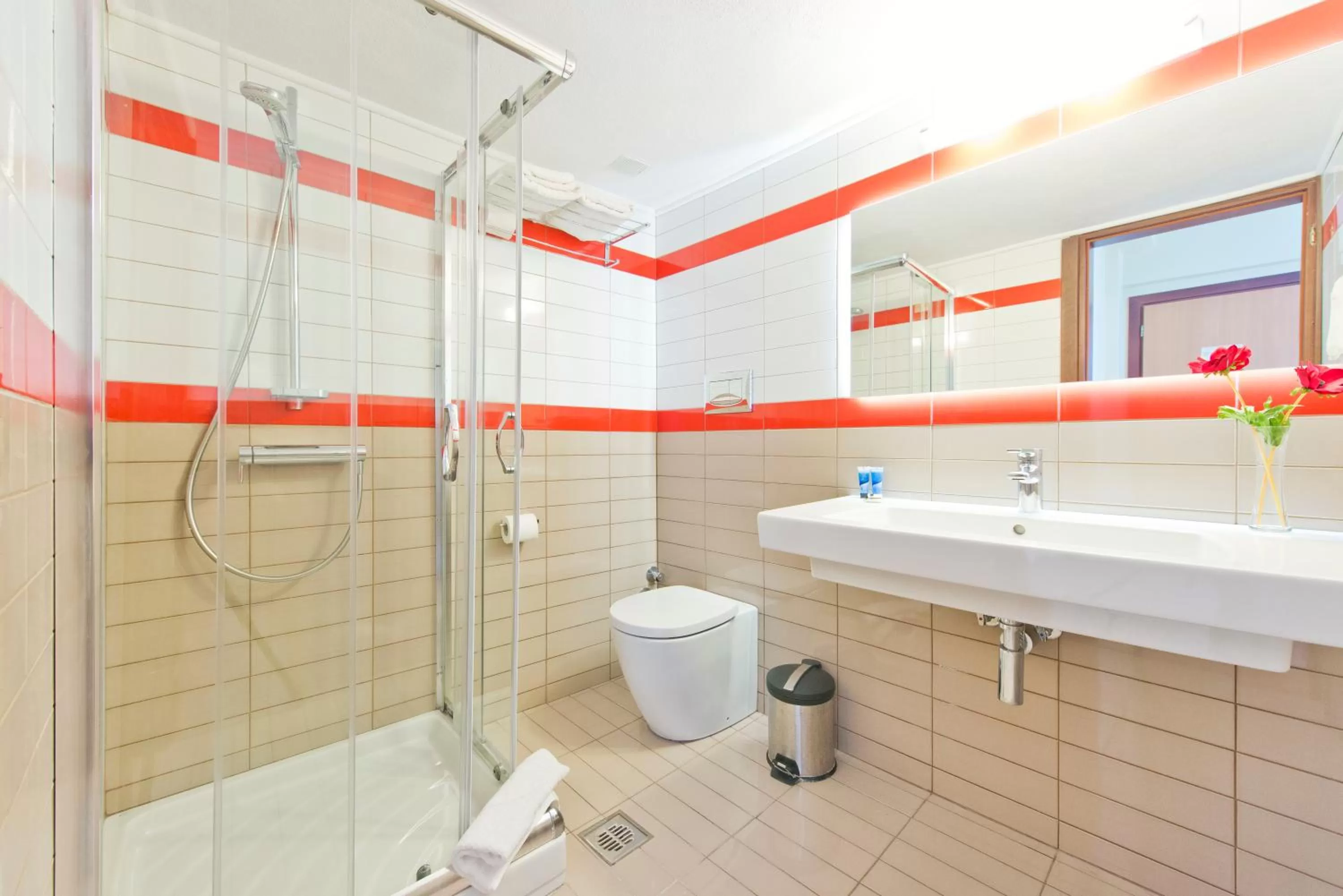 Shower in Esperia Hotel