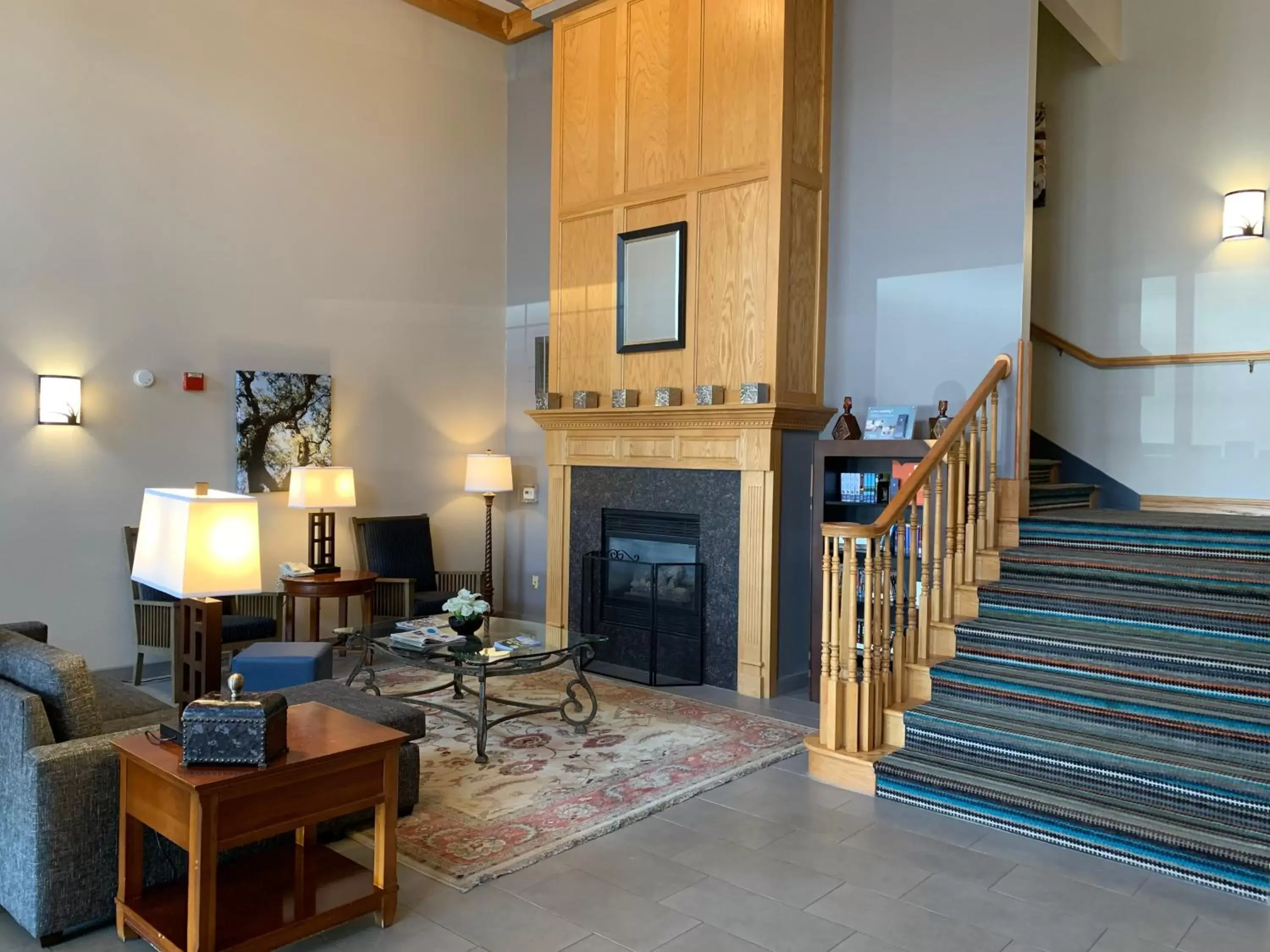 Living room in Country Inn & Suites by Radisson Kenosha - Pleasant Prairie Living room in Country Inn & Suites by Radisson Kenosha - Pleasant Prairie