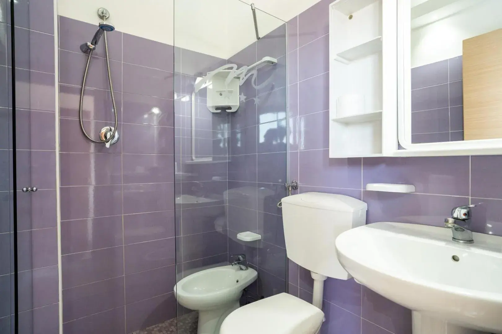 Bathroom in Hotel Montmartre