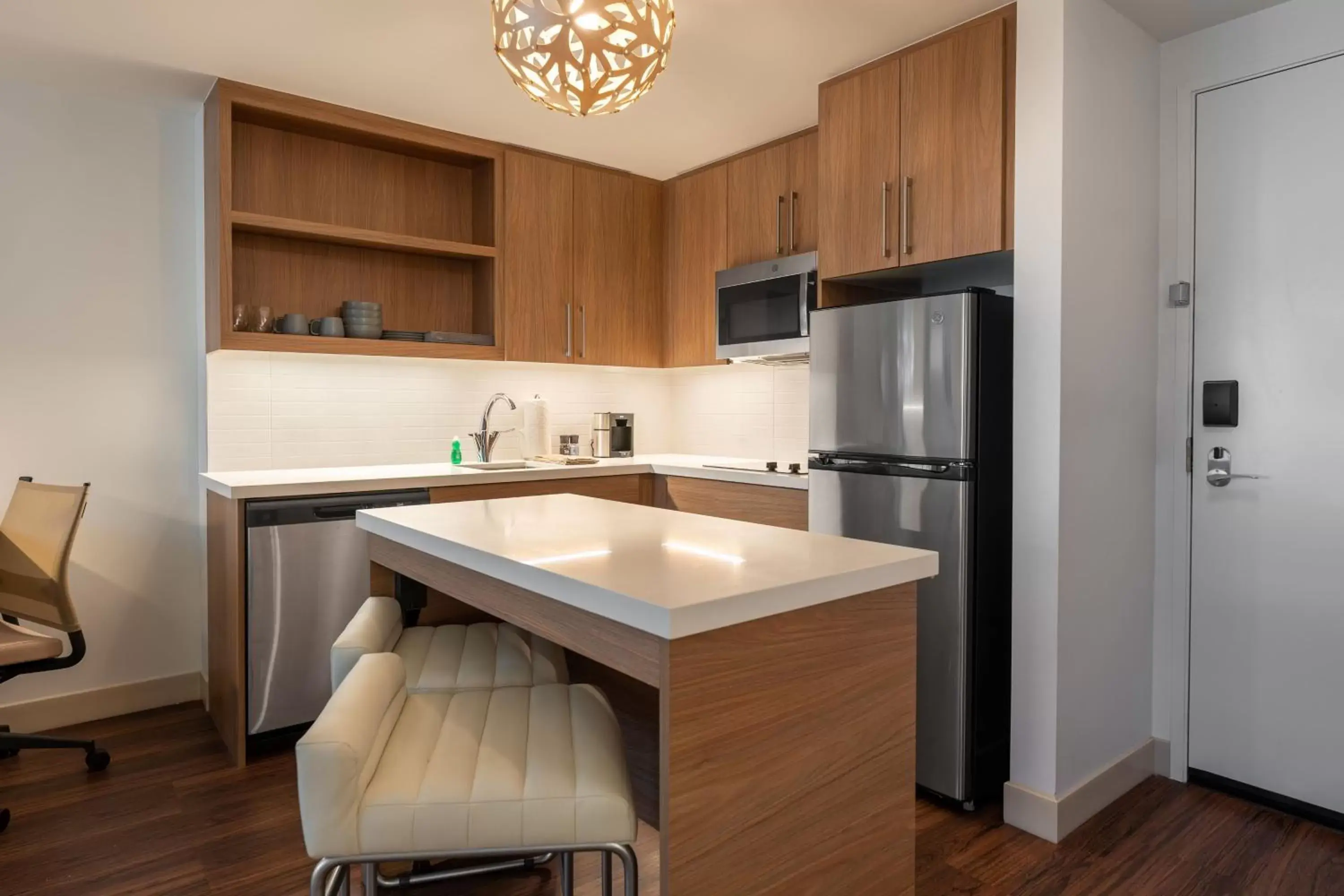 Bedroom, Kitchen/Kitchenette in Element Dallas Richardson