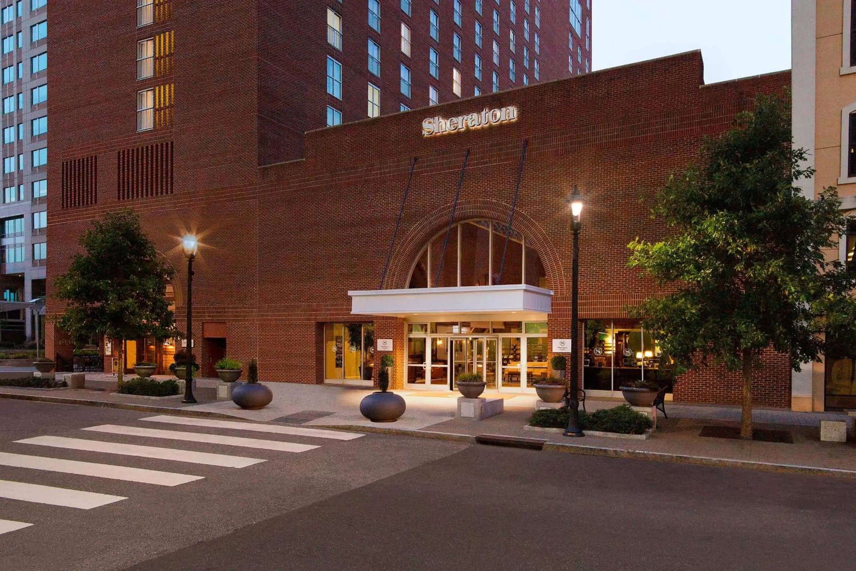 Property Building in Sheraton Raleigh Hotel