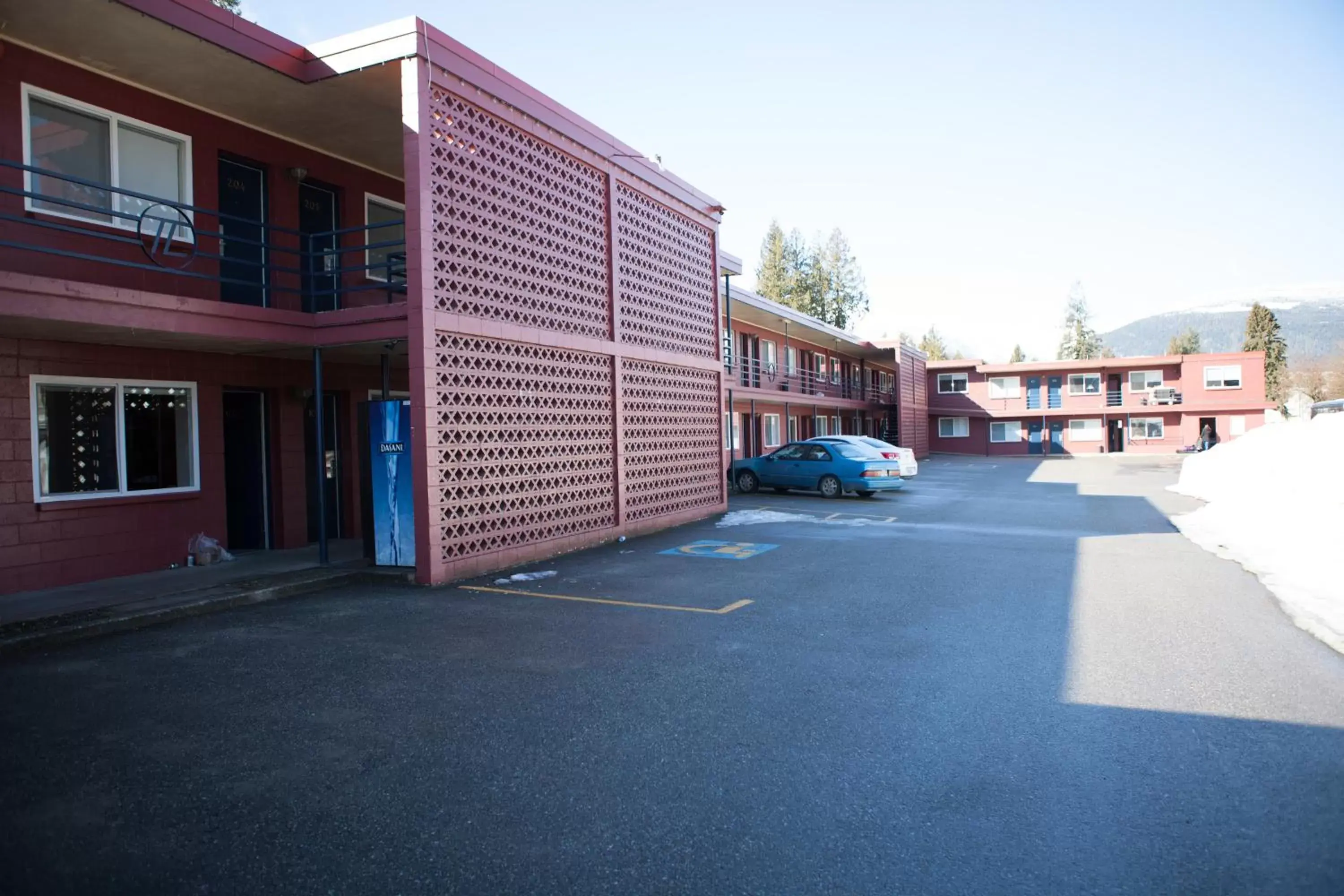 Facade/entrance, Property Building in Revelstoke Lodge