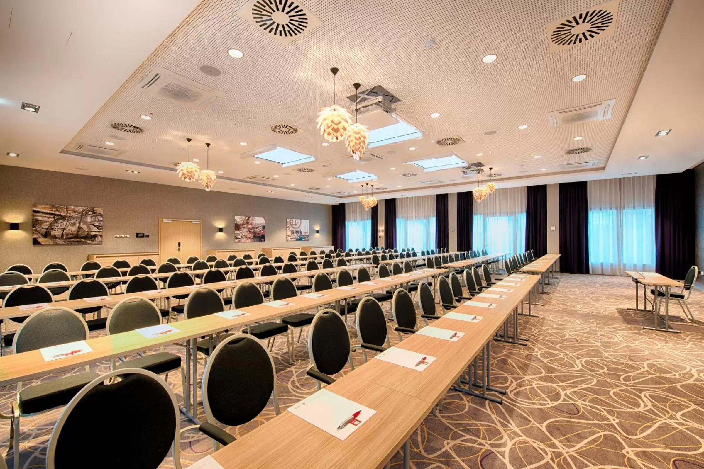 Meeting/conference room in Leonardo Hotel Wolfsburg City Center