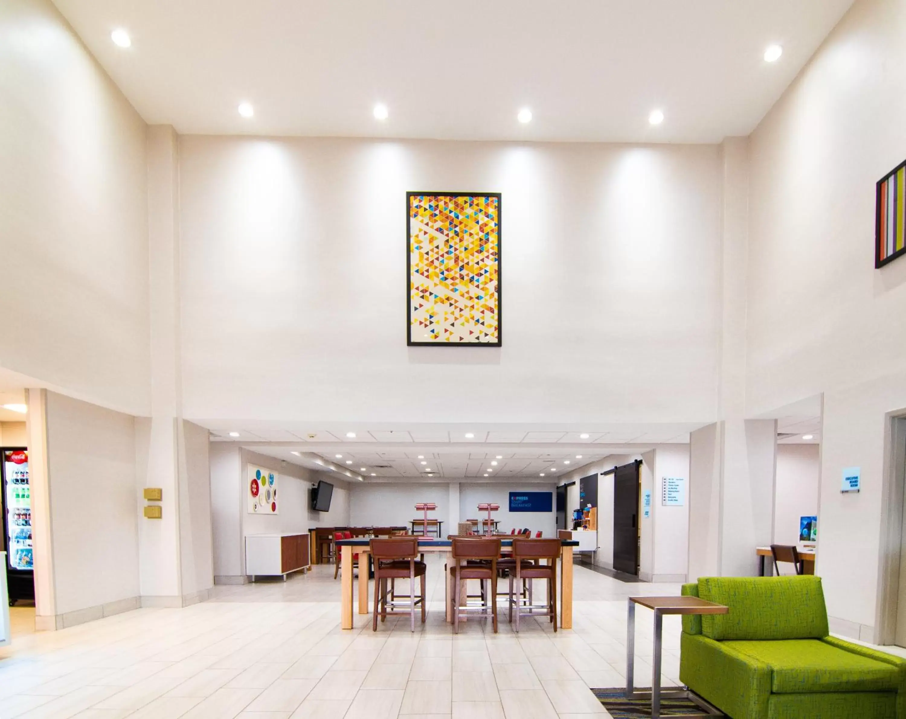 Property building, Dining Area in Holiday Inn Express & Suites - Indianapolis Northwest, an IHG Hotel