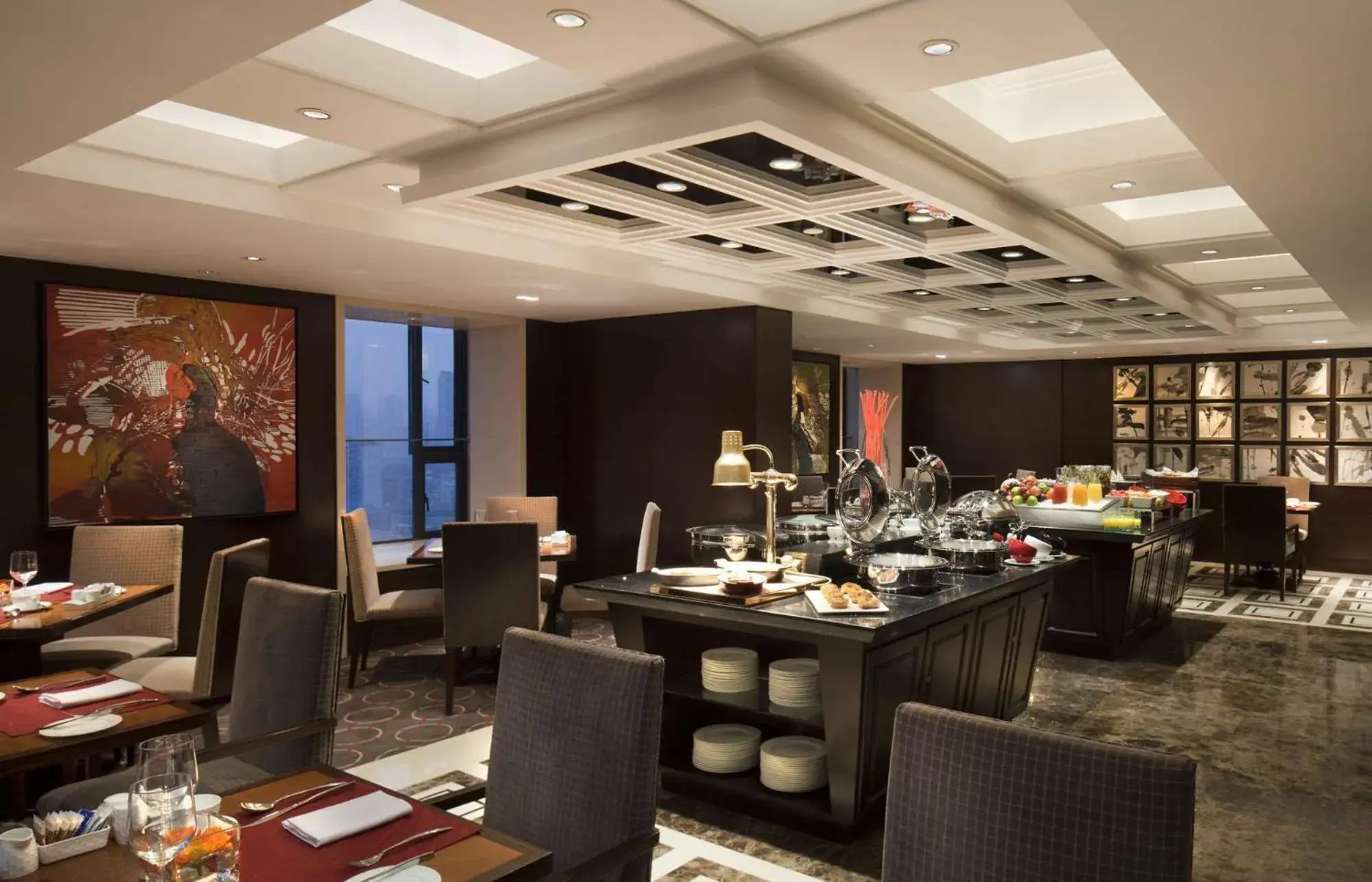 Lounge or bar in DoubleTree by Hilton Chongqing - Guanyinqiao railway station Lounge or bar in DoubleTree by Hilton Chongqing - Guanyinqiao railway station
