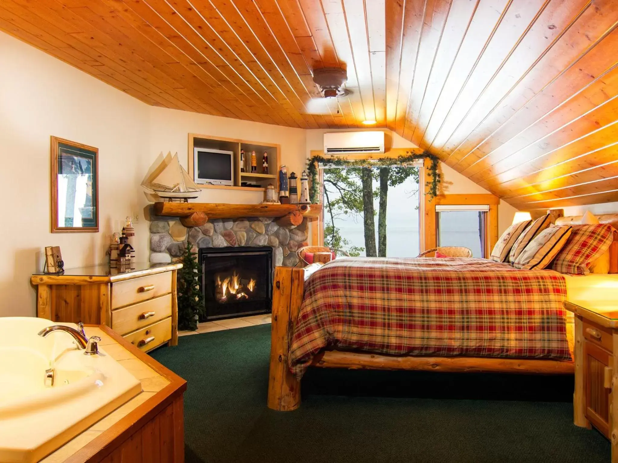 Bedroom in Grand Superior Lodge