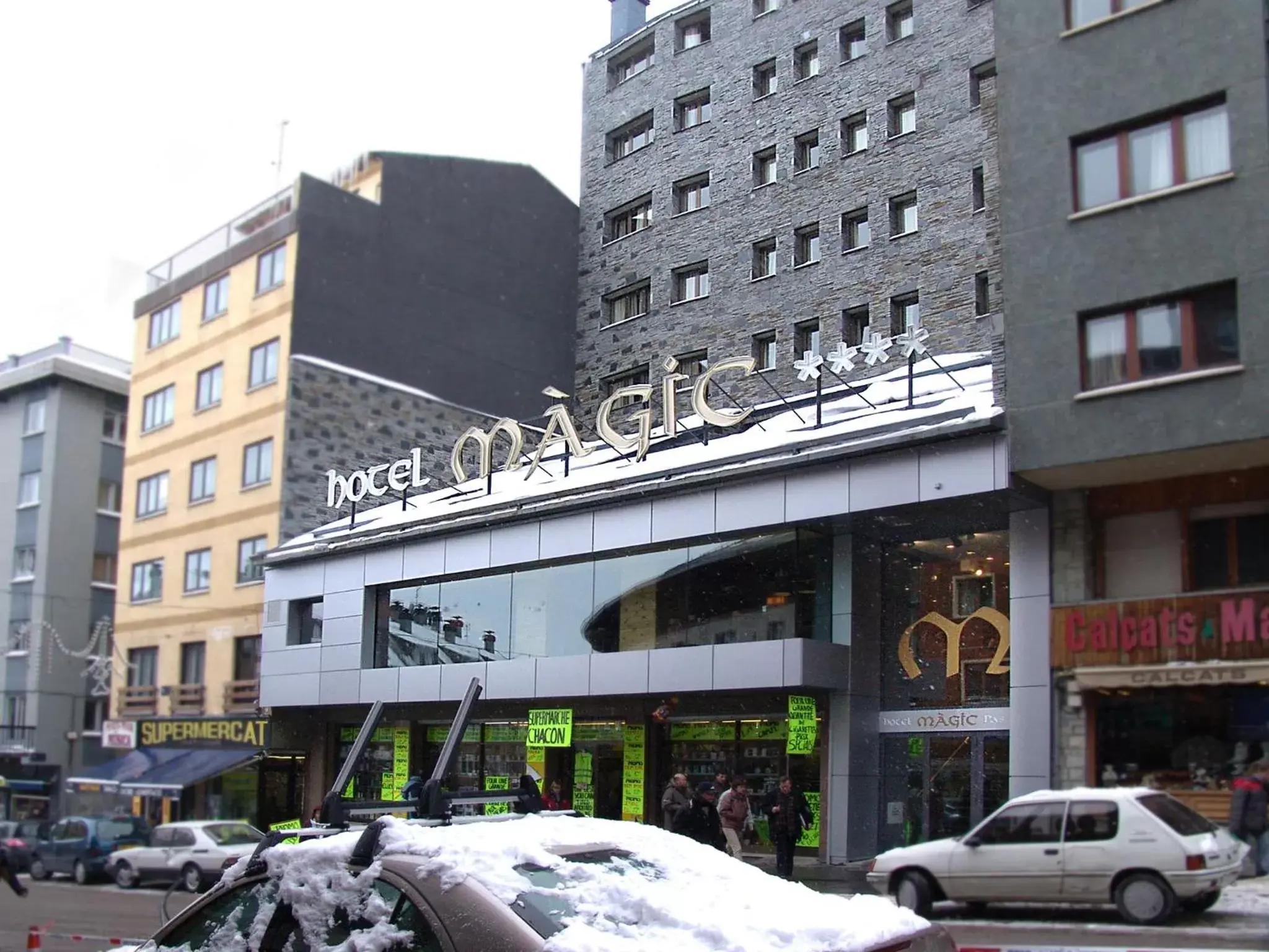 Facade/entrance, Property Building in Hotel Màgic Pas