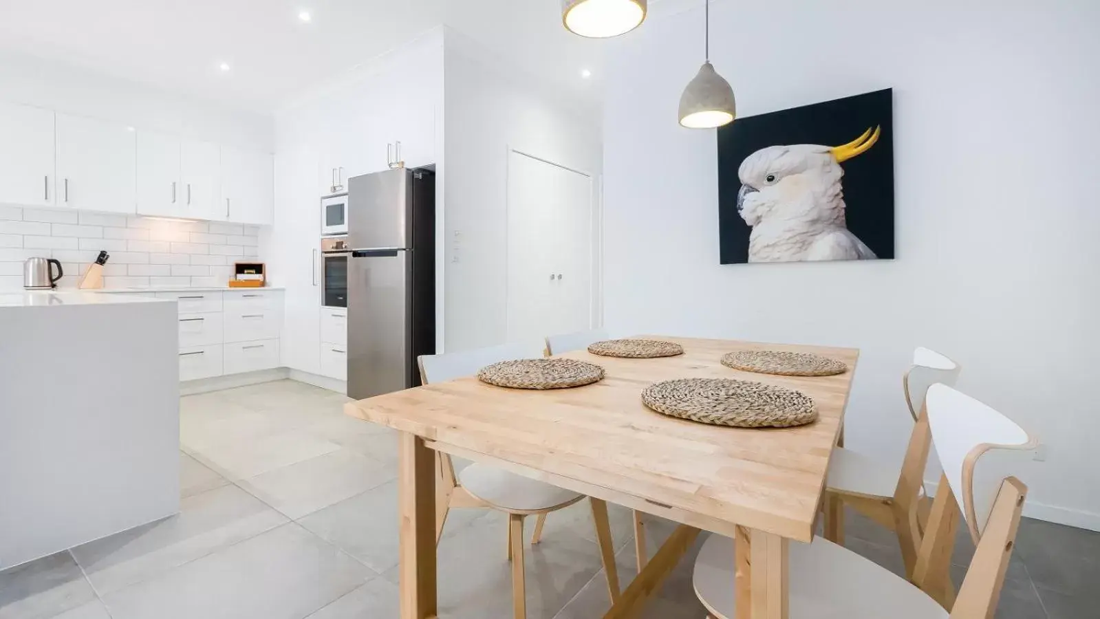 Kitchen or kitchenette, Dining Area in Currumbin Sands On The Beach