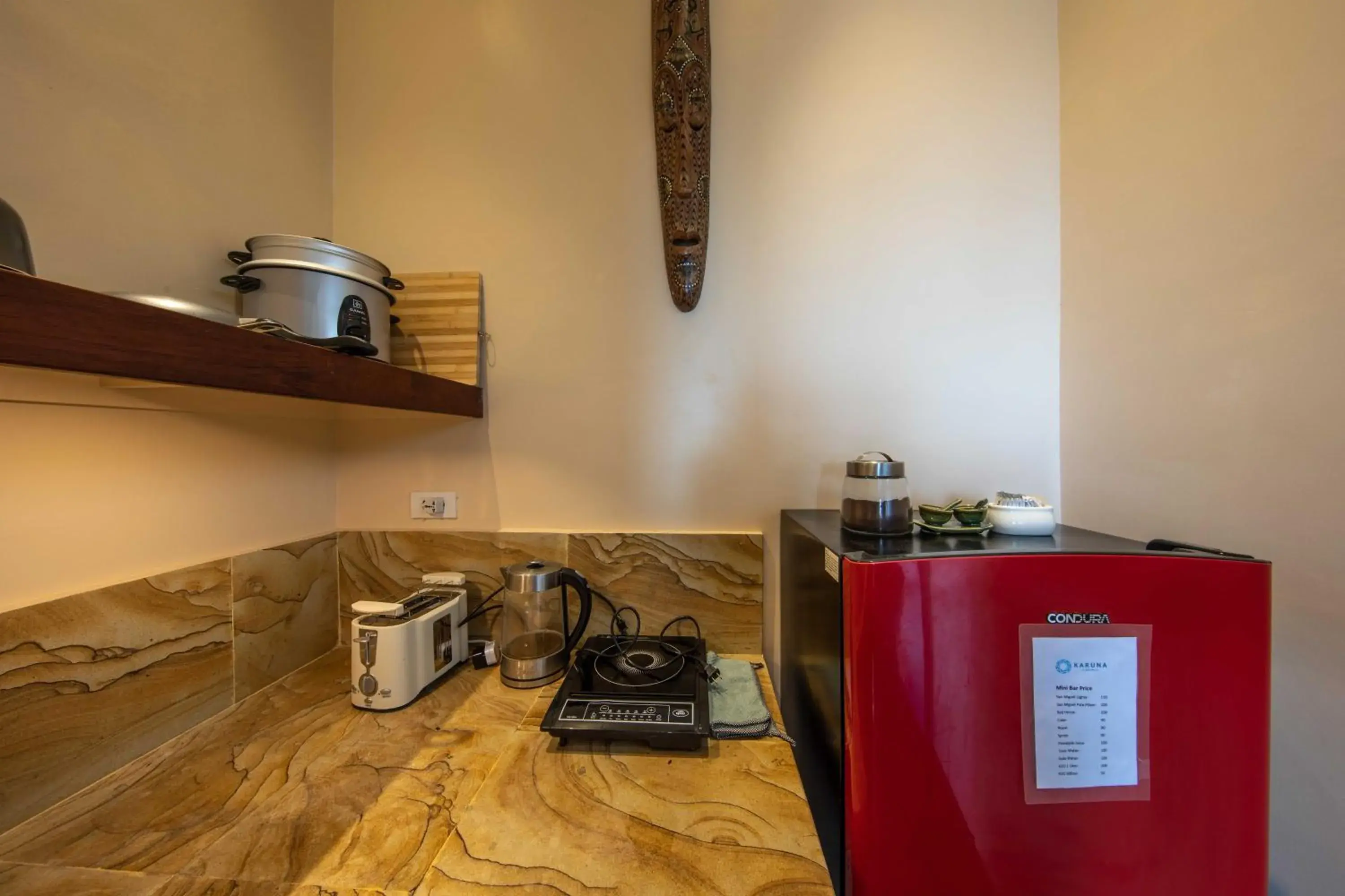 Coffee/tea facilities, Kitchen/Kitchenette in Karuna El Nido Villas