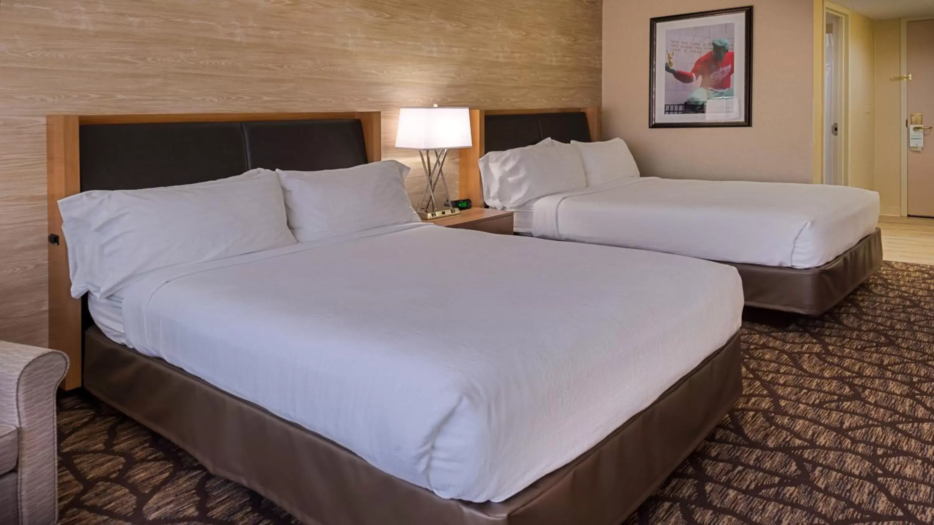 Photo of the whole room, Bed in Holiday Inn Hotel & Suites Warren, an IHG Hotel