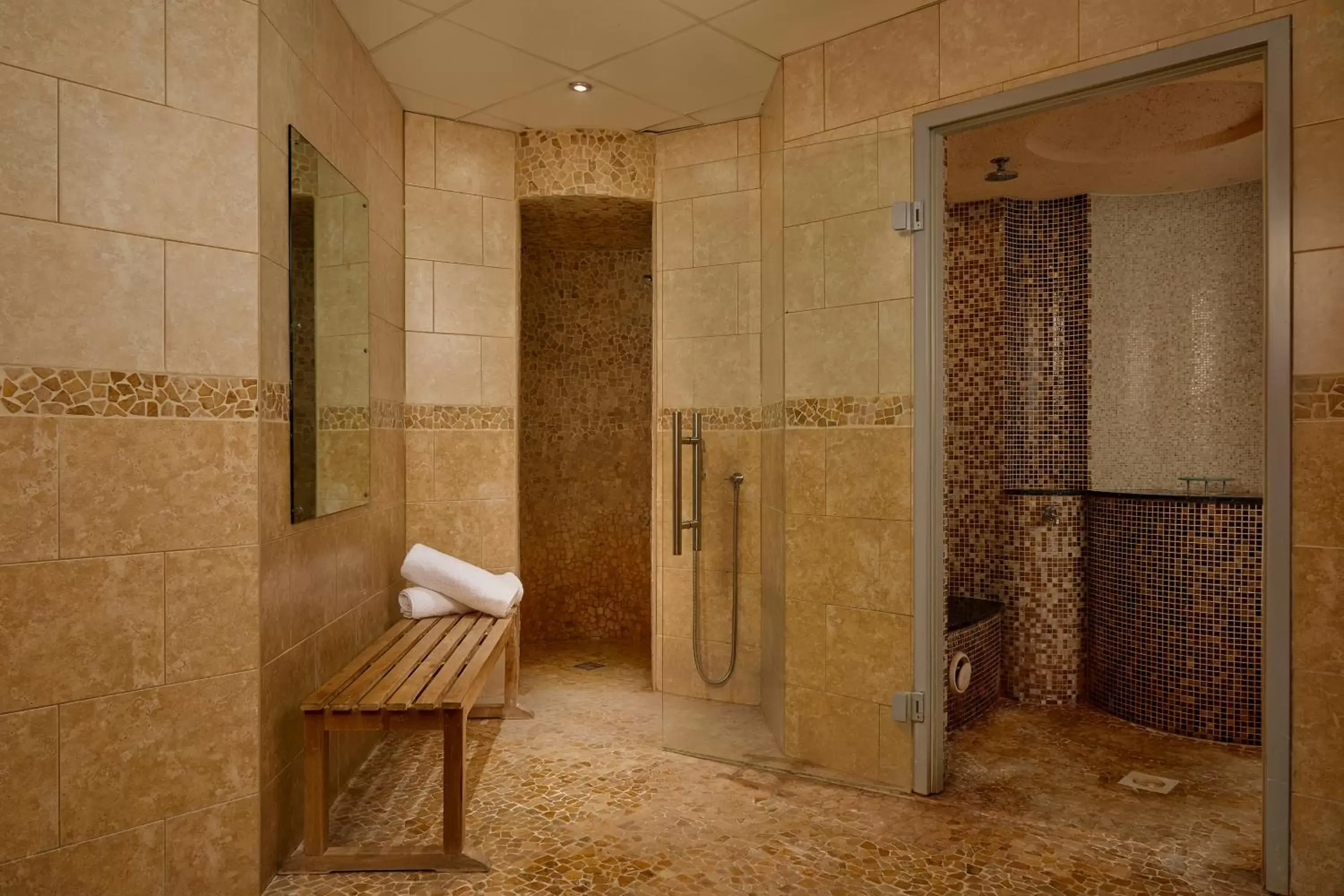 Spa and wellness centre/facilities, Bathroom in Lion Quays Resort