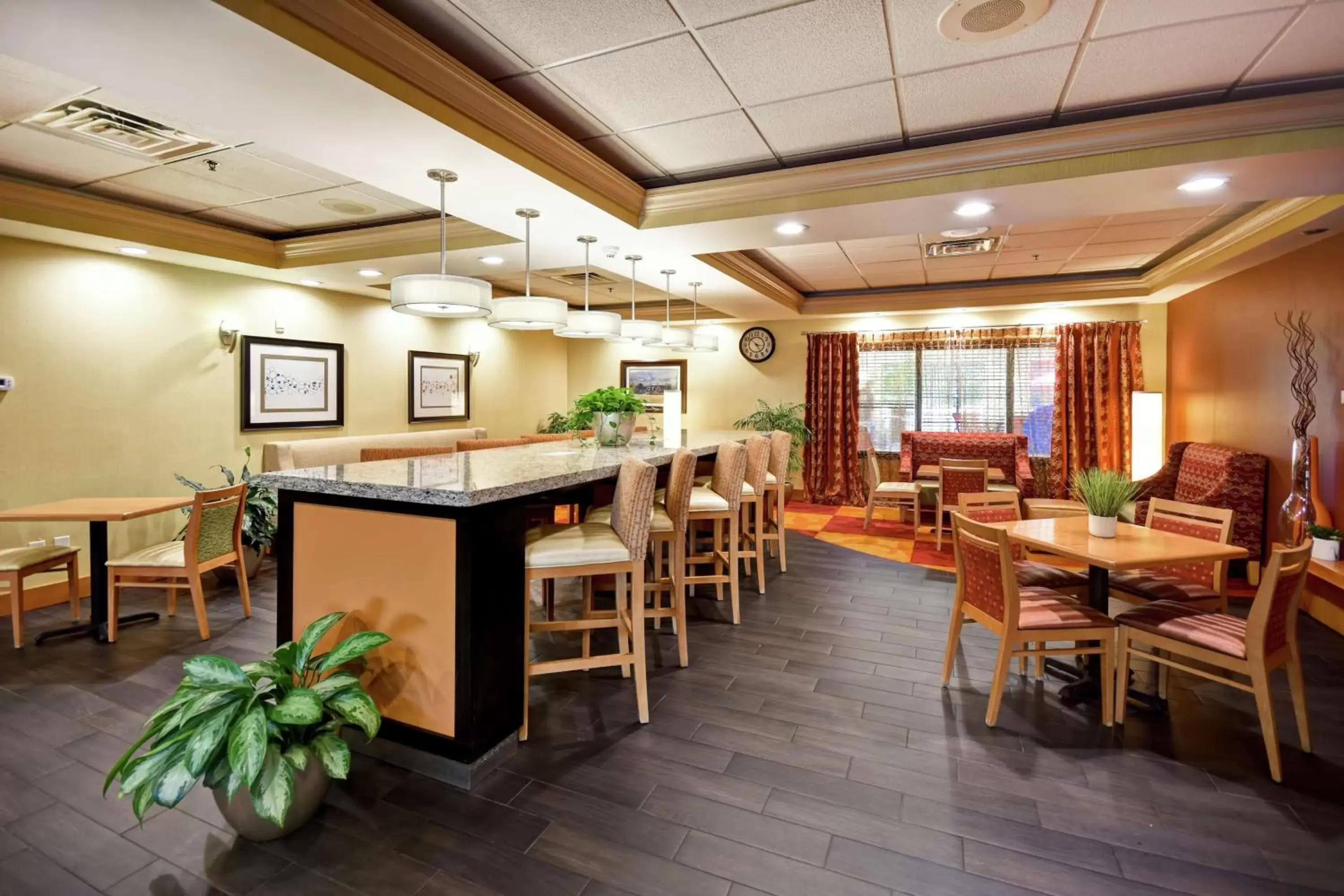 Lobby or reception, Restaurant/Places to Eat in Hampton Inn Chicopee - Springfield