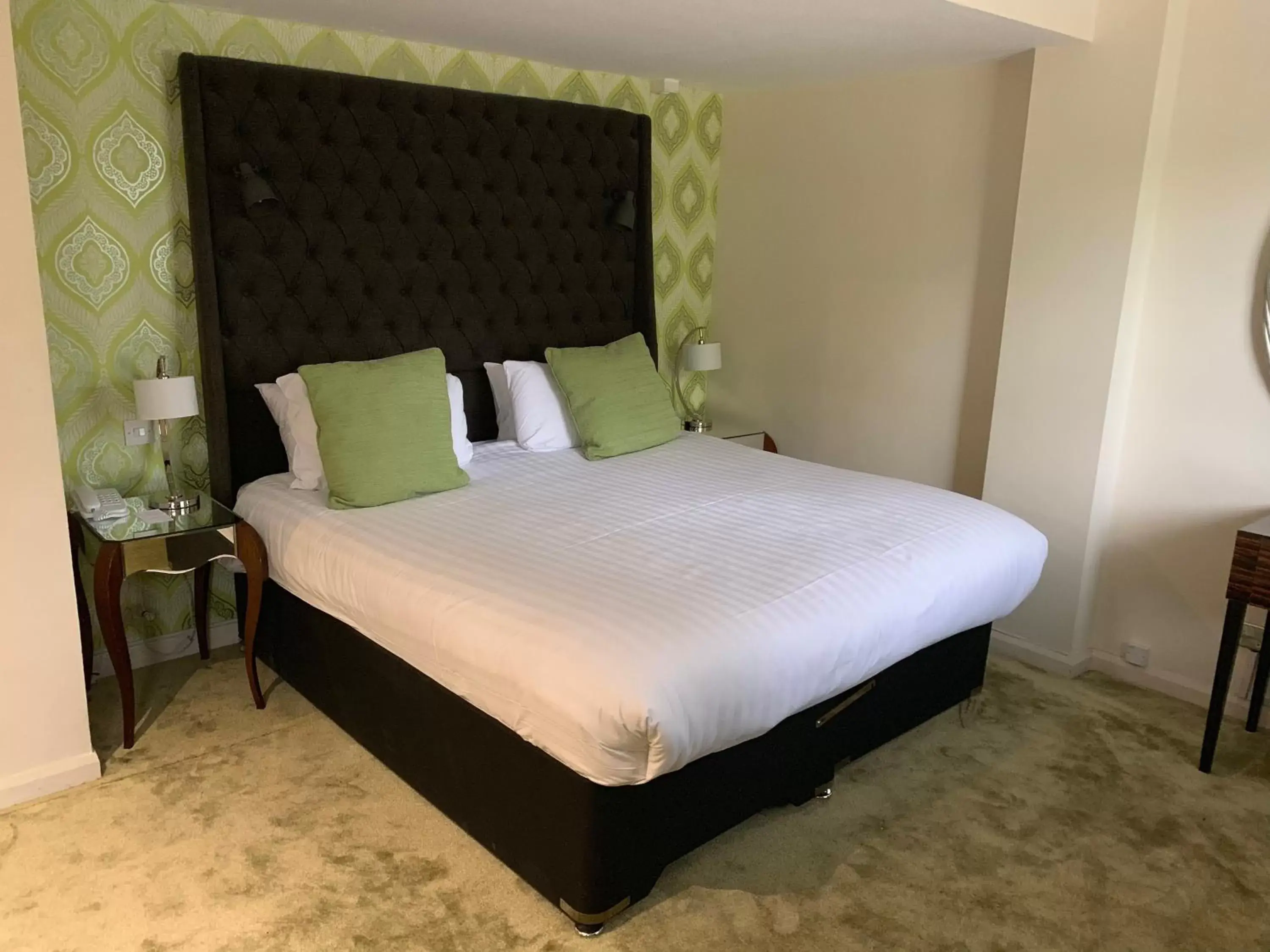 Bed in Barons Court Hotel Walsall