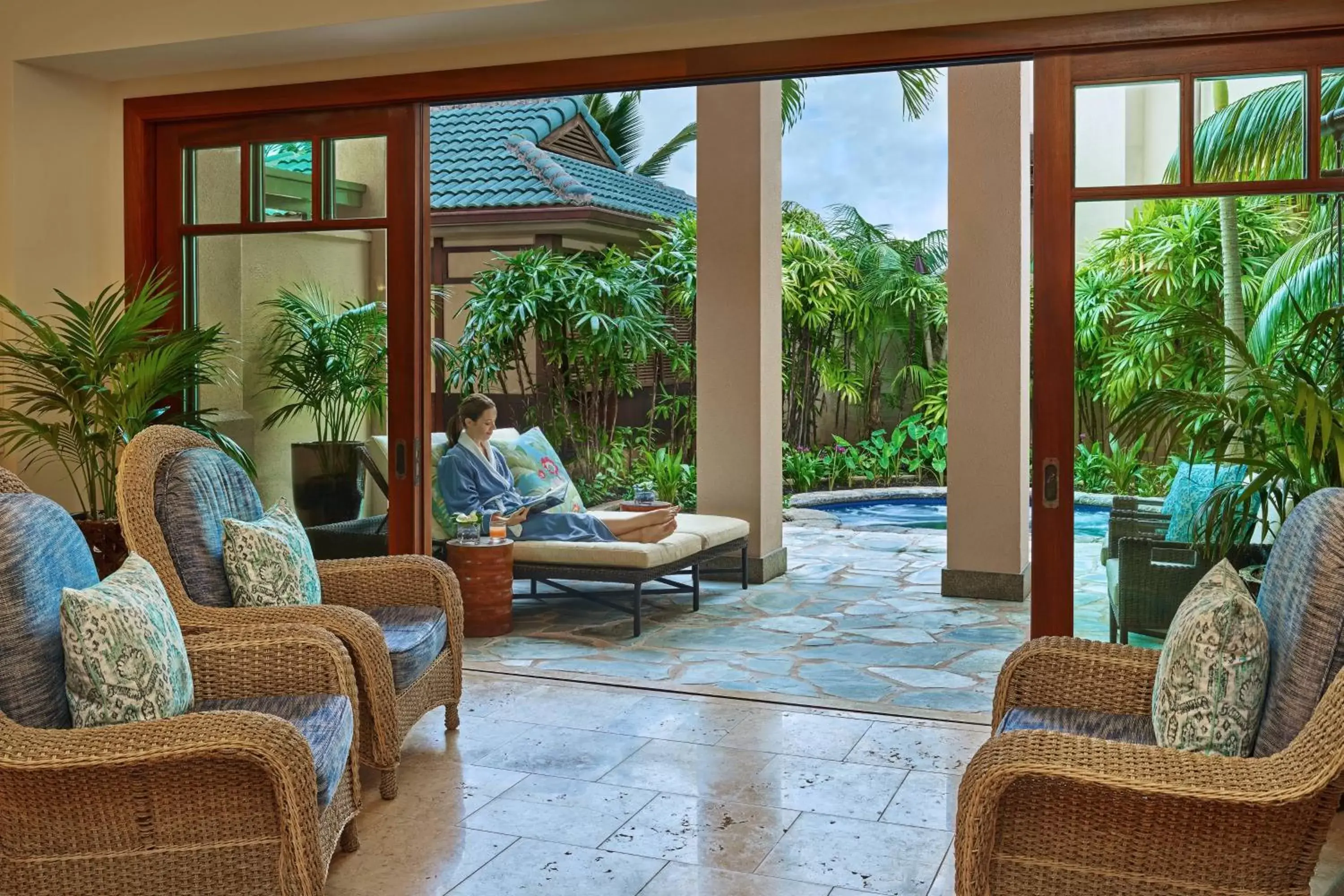 Lounge or bar, Seating Area in The Ritz-Carlton Maui, Kapalua