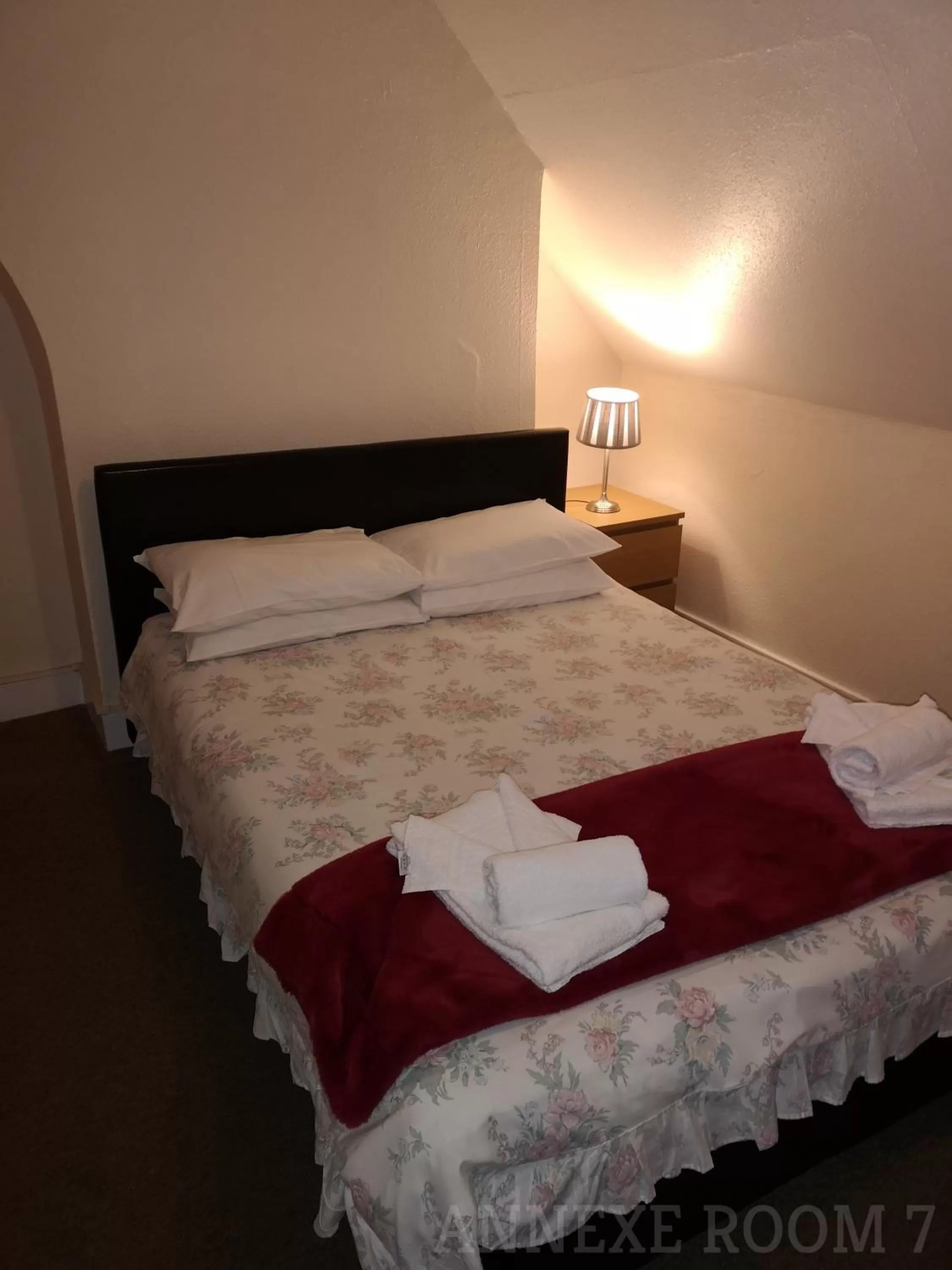 Bedroom, Bed in Westgate Hotel