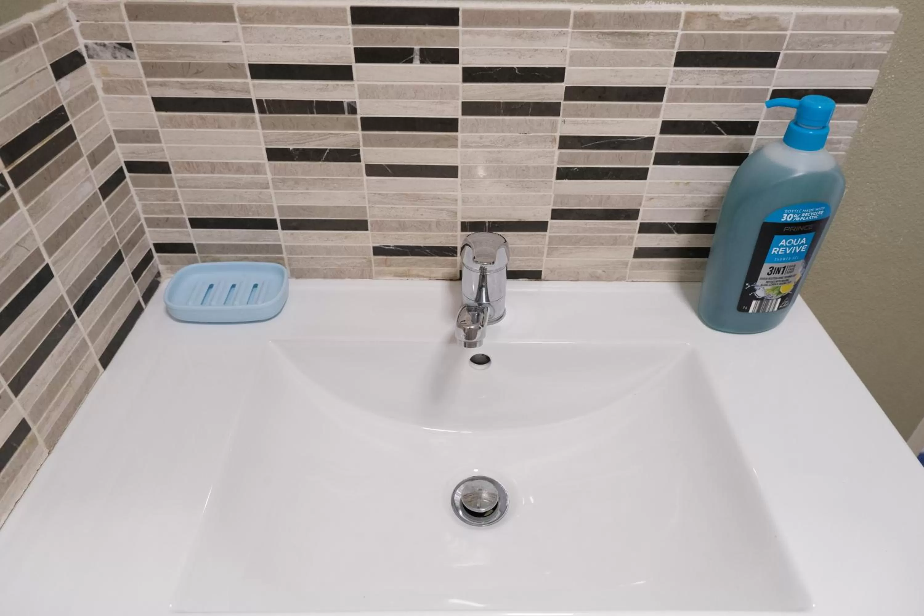 Toilet in Sapphire Palms Motel