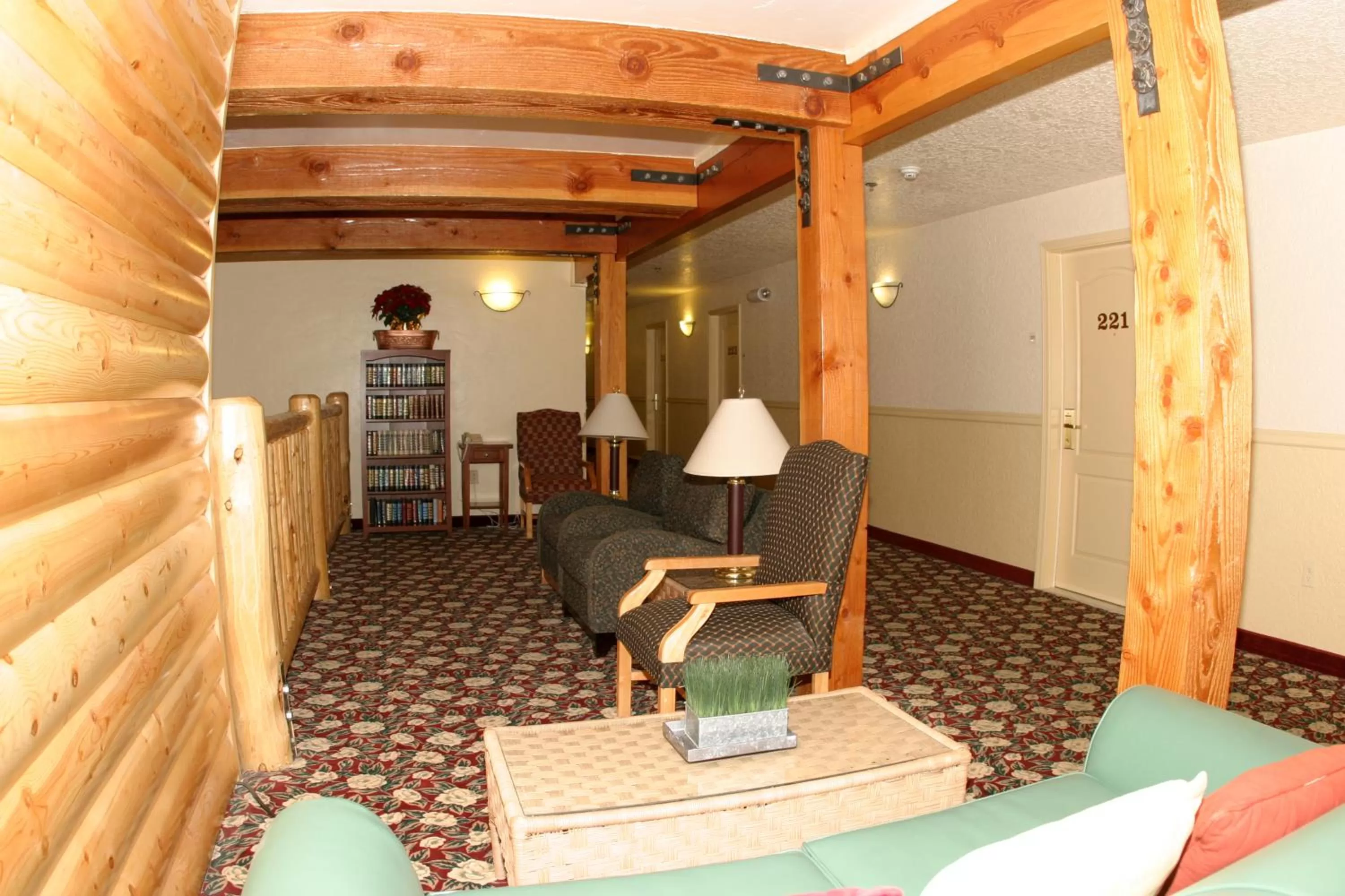 Area and facilities in Murphys Suites