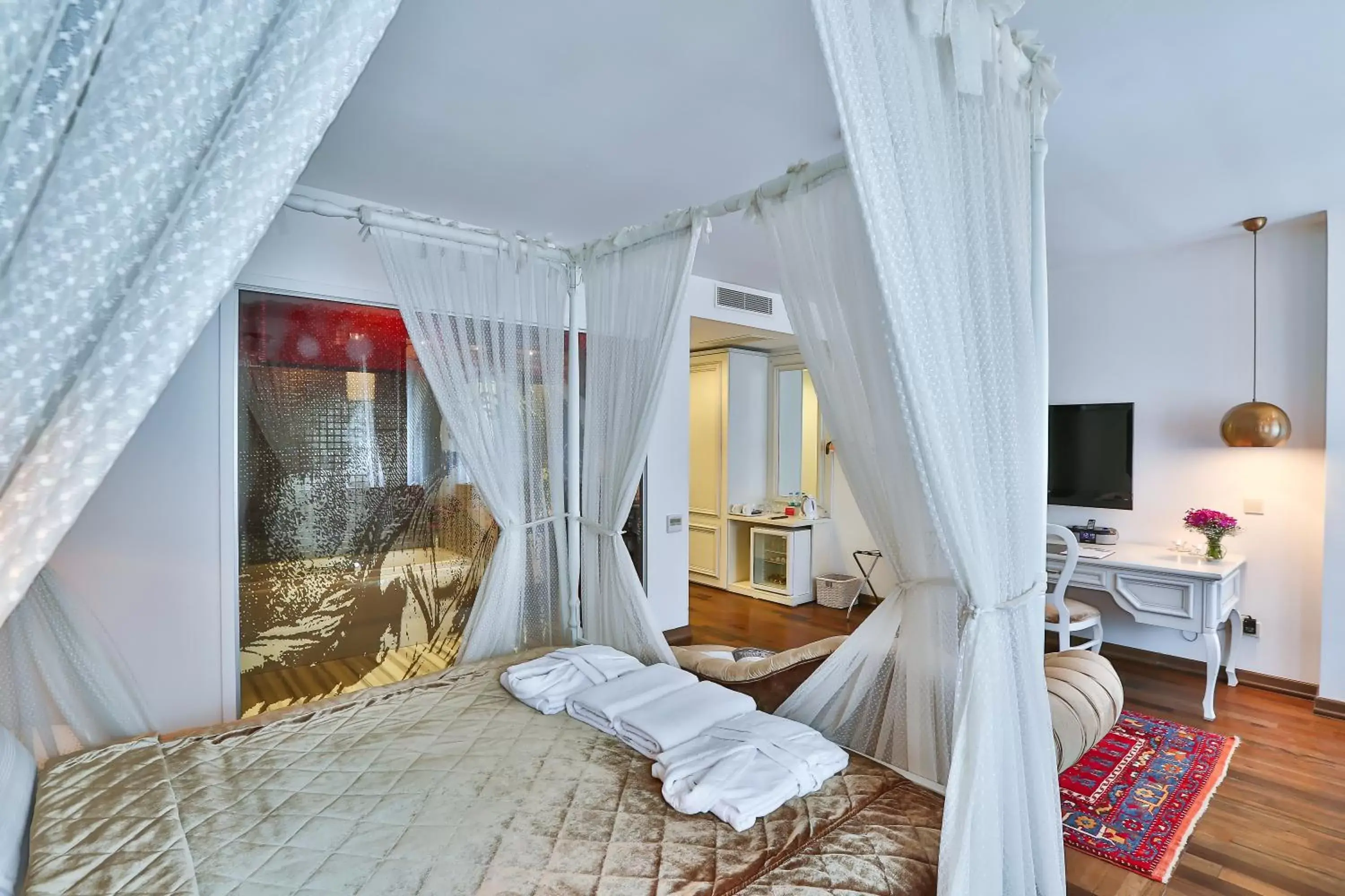 Photo of the whole room, Bed in Senatus Hotel - Special Class
