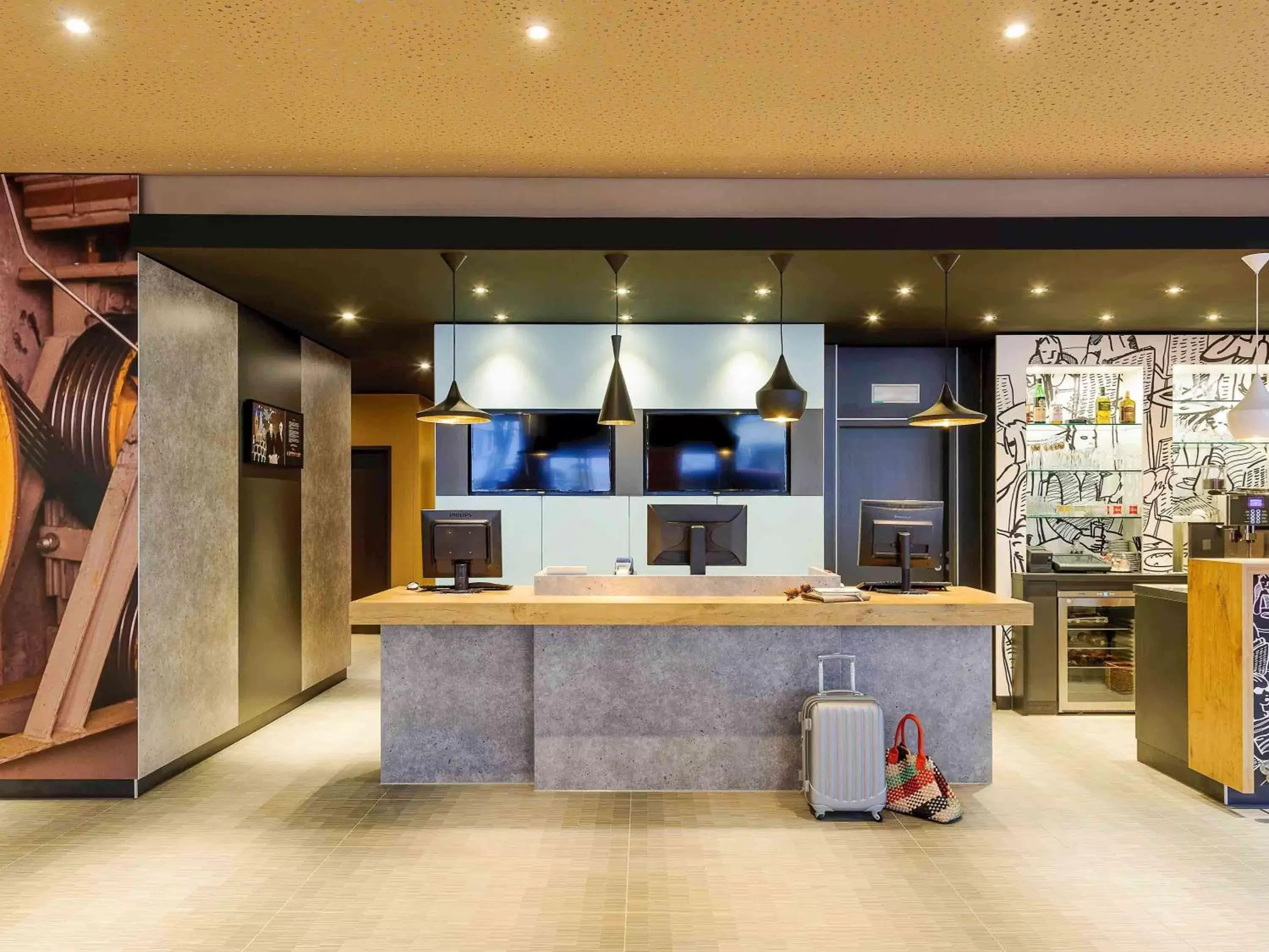 Property building, Lobby/Reception in Hotel Ibis Bregenz