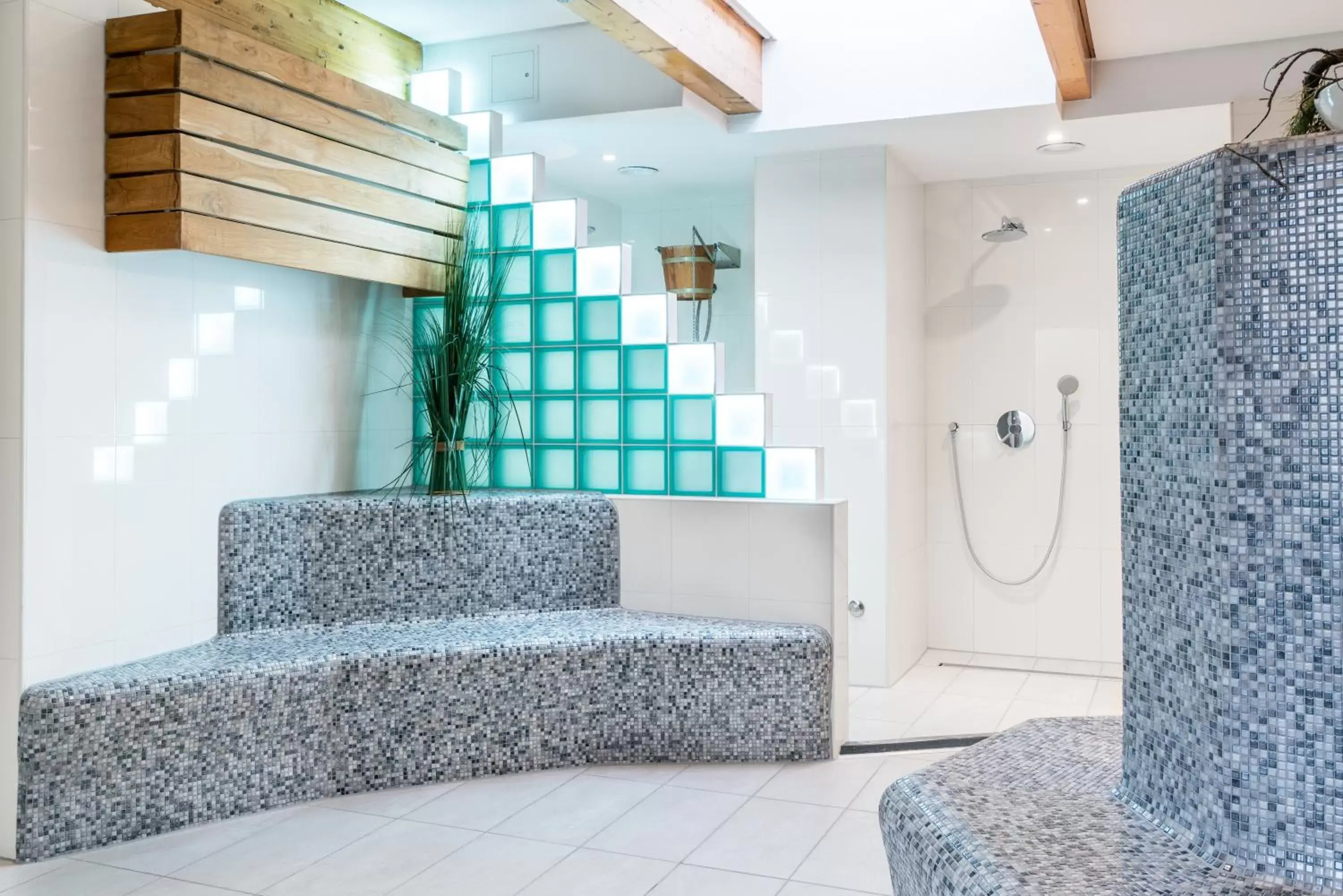 Sauna, Bathroom in Upstalsboom Parkhotel