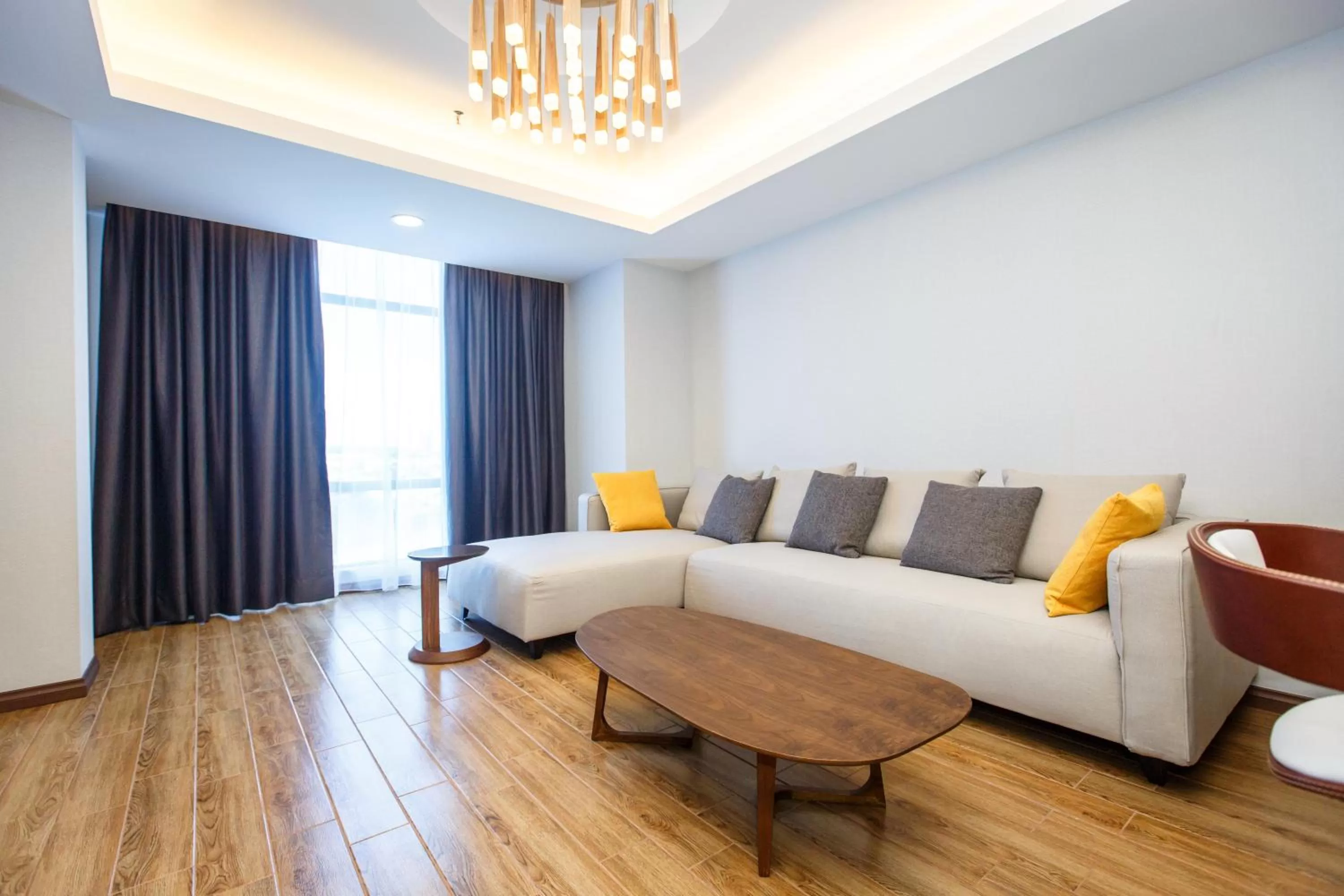 Living room in Lintas Platinum Hotel