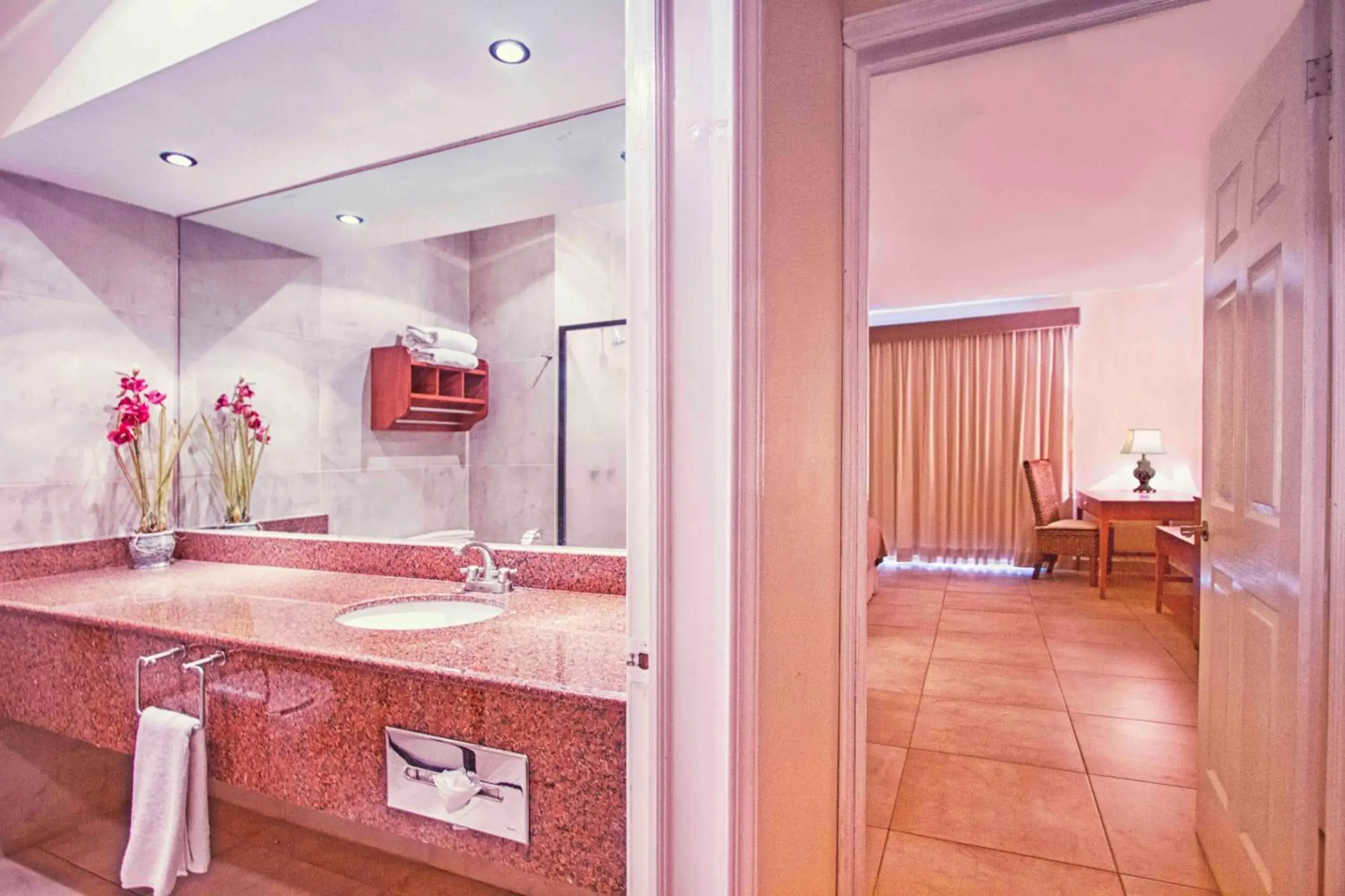 Bathroom in Hotel Arenas Del Mar Resort