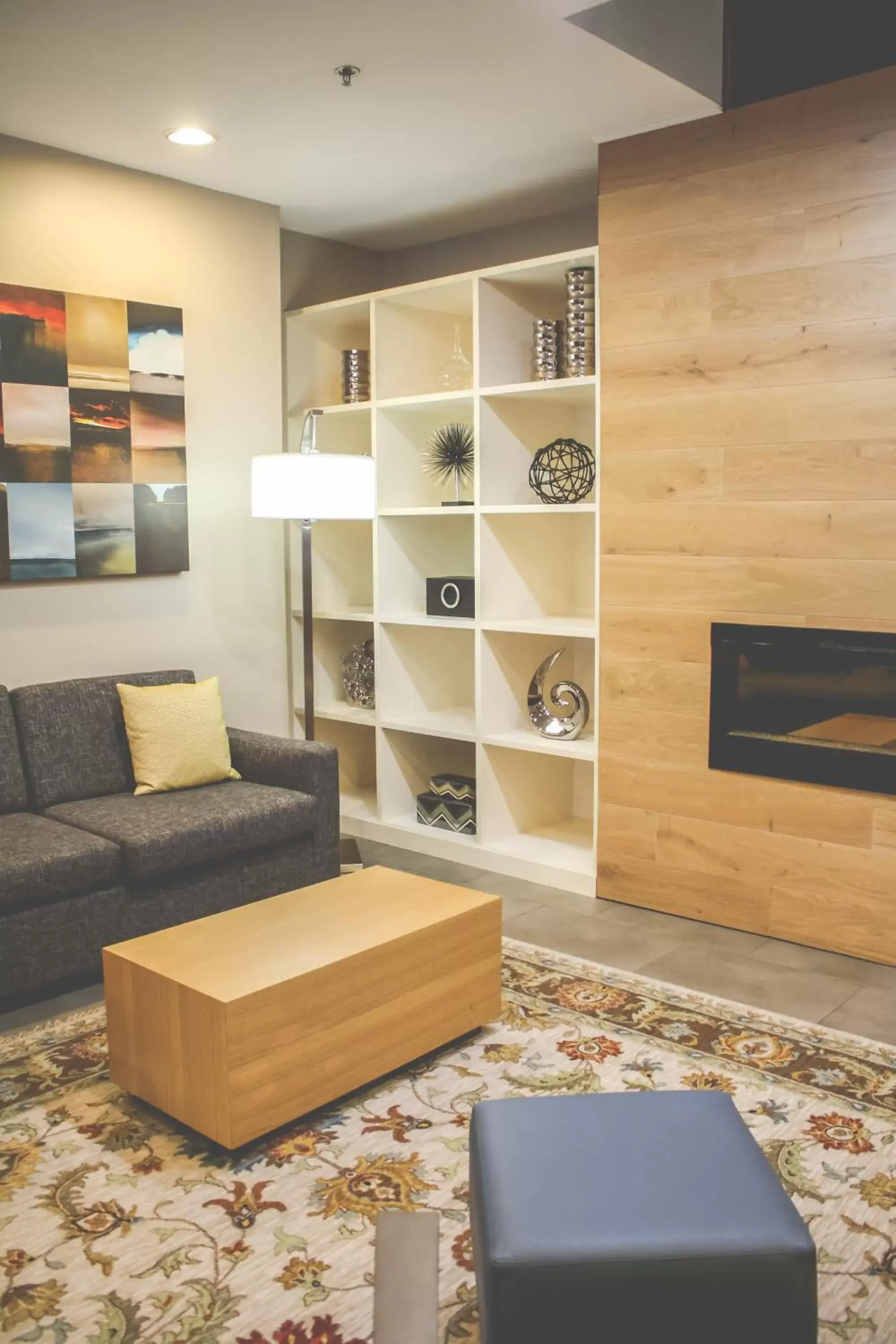 Living room, Seating Area in Country Inn & Suites by Radisson, Washington Dulles International Airport, VA