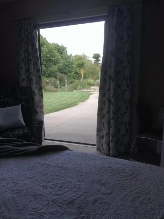 Garden view, Bed in Conach House