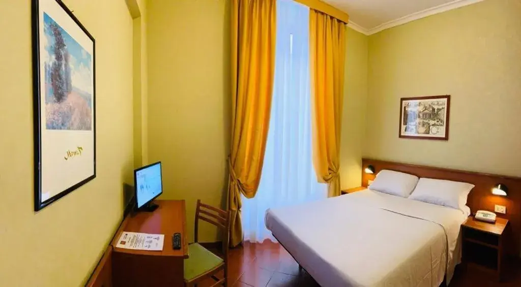 Bed in Hotel Corona