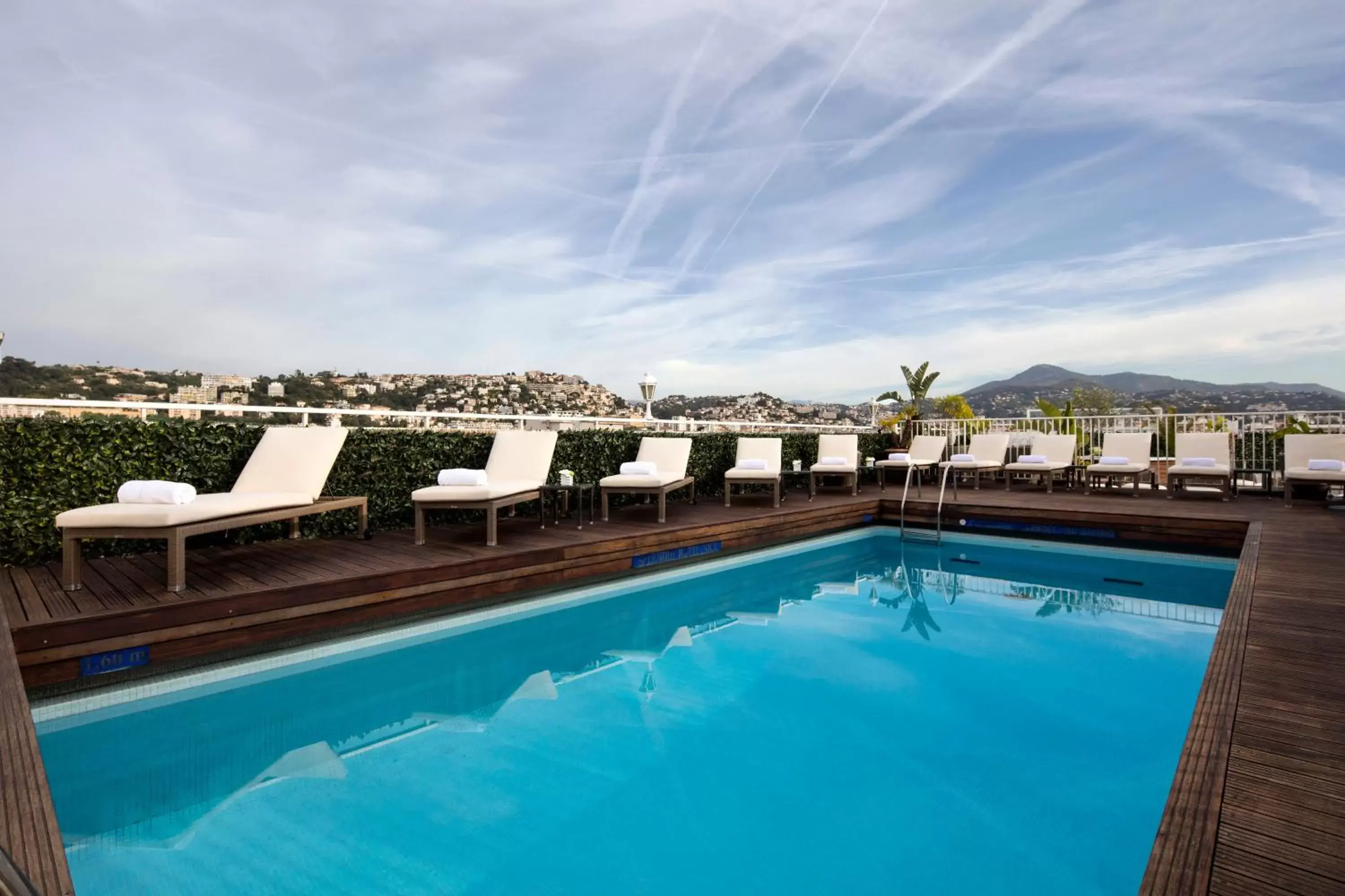 Swimming Pool in Splendid Hotel & Spa Nice