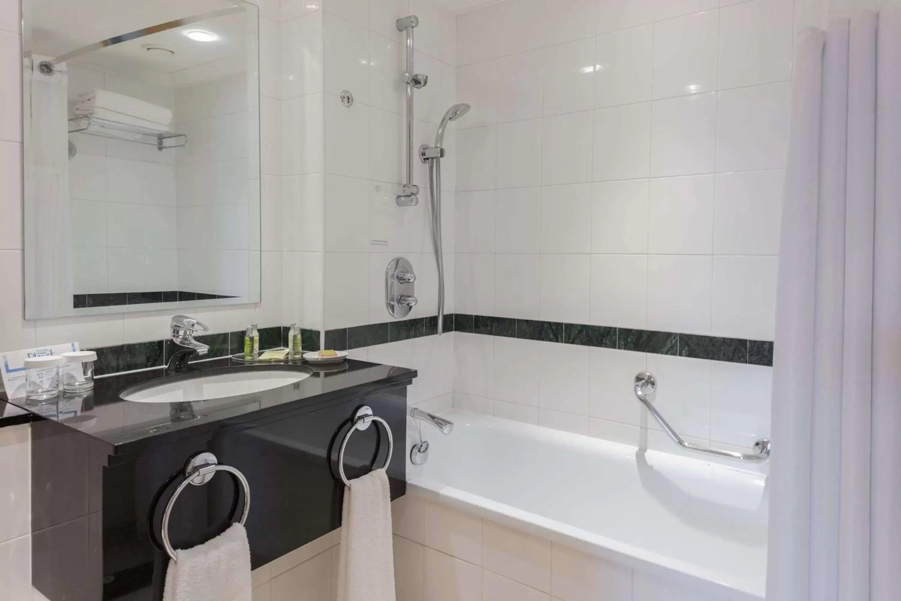 Bathroom in Hilton Newcastle Gateshead Bathroom in Hilton Newcastle Gateshead