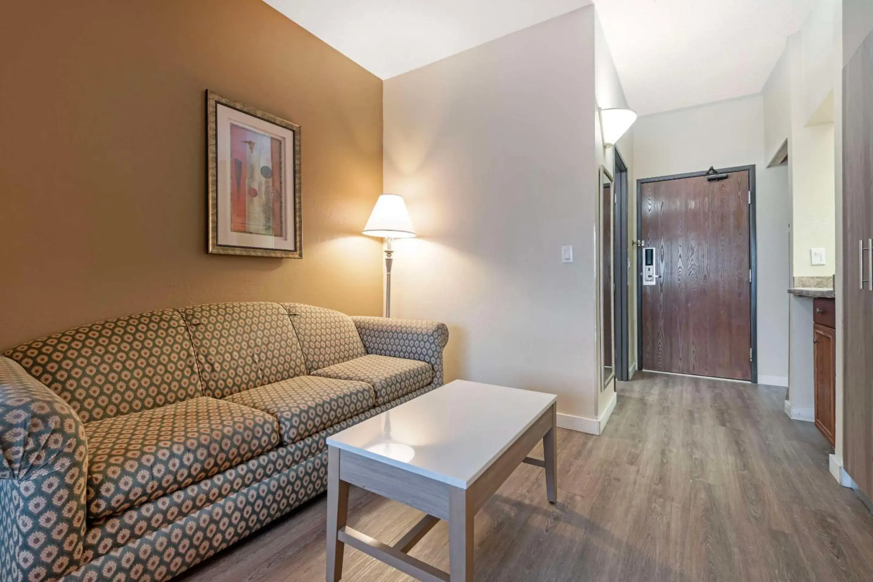 Bedroom, Seating Area in Quality Inn Bemidji