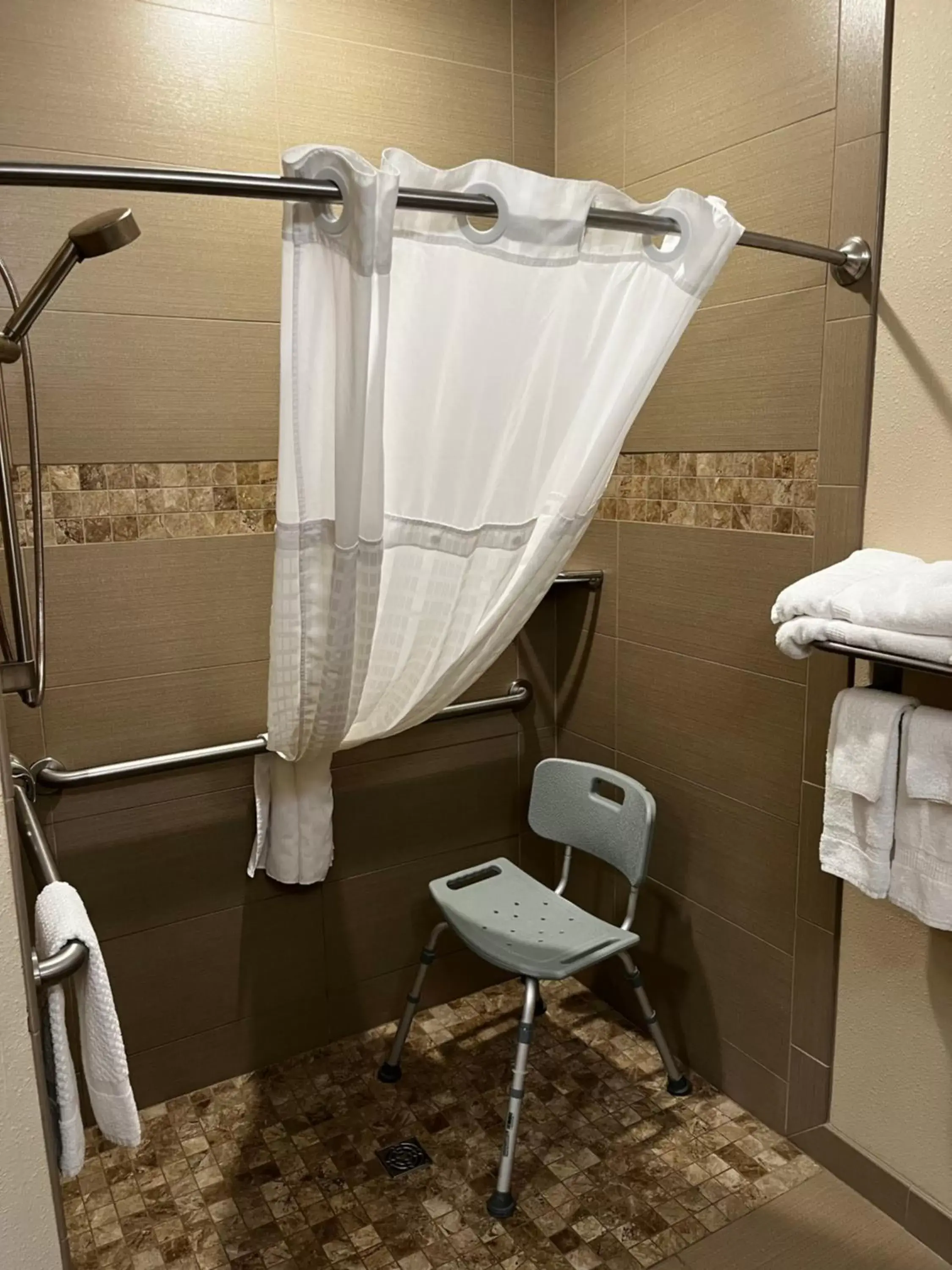 Bathroom in Rapid River Lodge