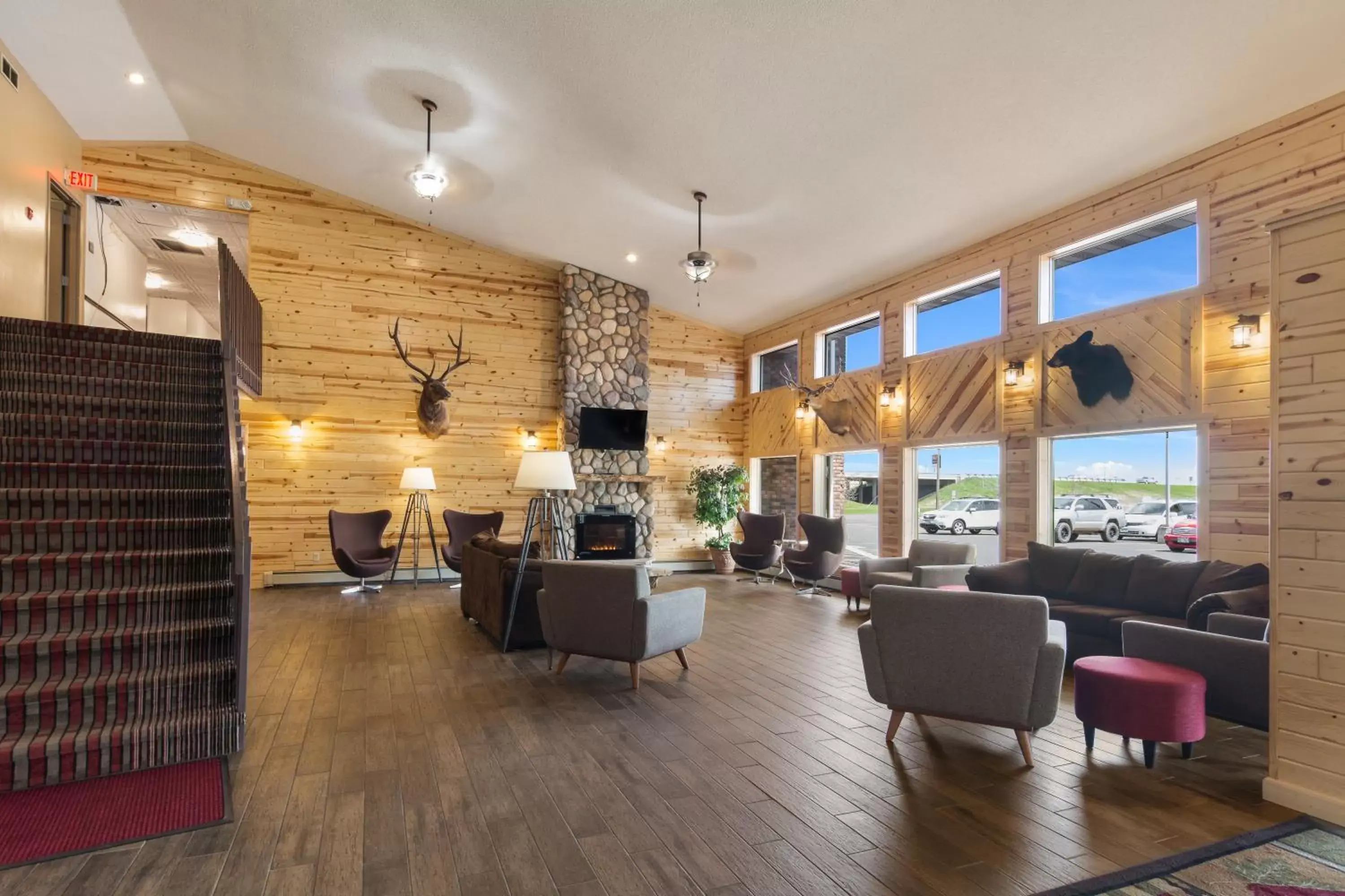 Lobby or reception in Boarders Inn & Suites by Cobblestone Hotels - Superior/Duluth Lobby or reception in Boarders Inn & Suites by Cobblestone Hotels - Superior/Duluth