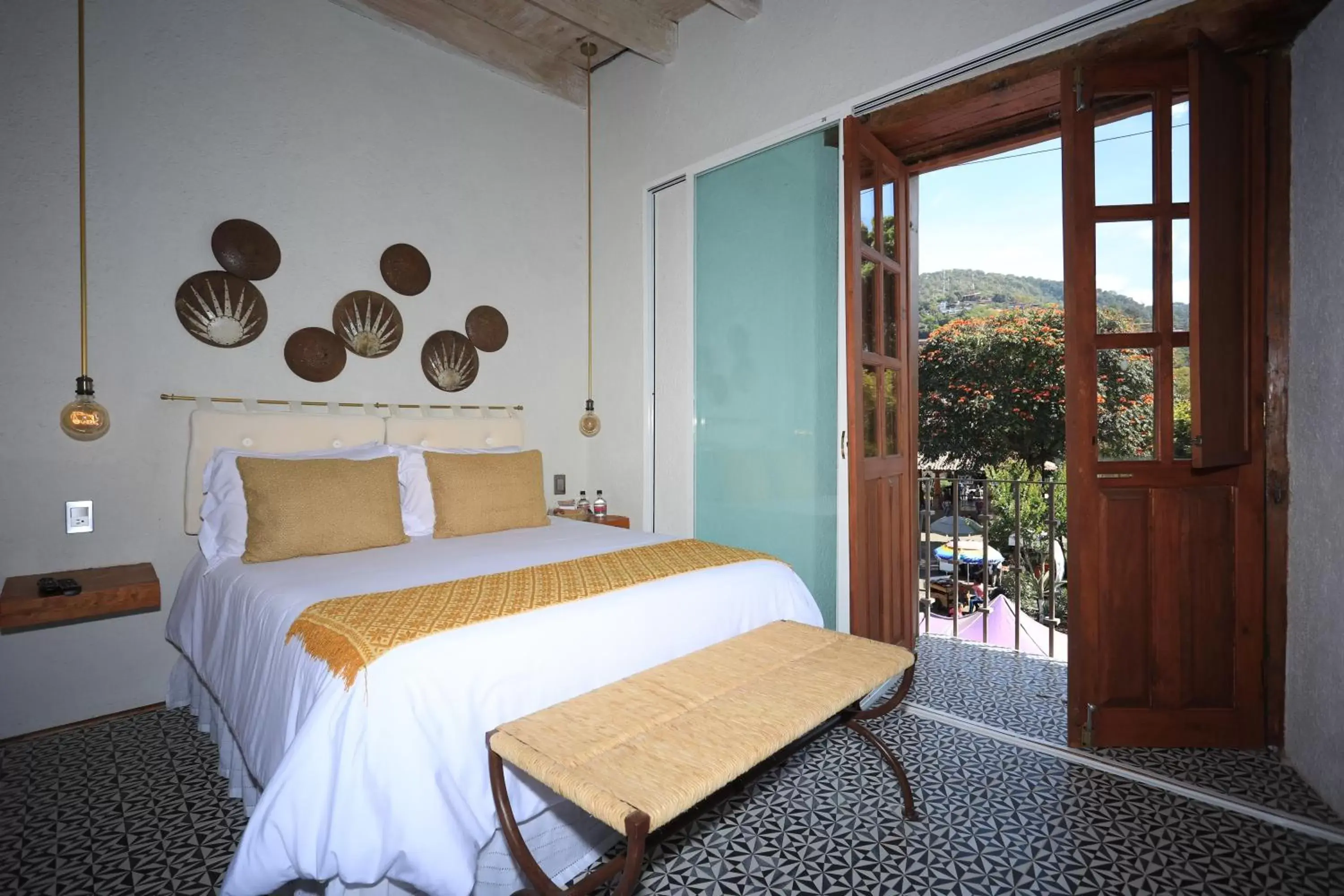 Photo of the whole room, Bed in La Dorada Town view