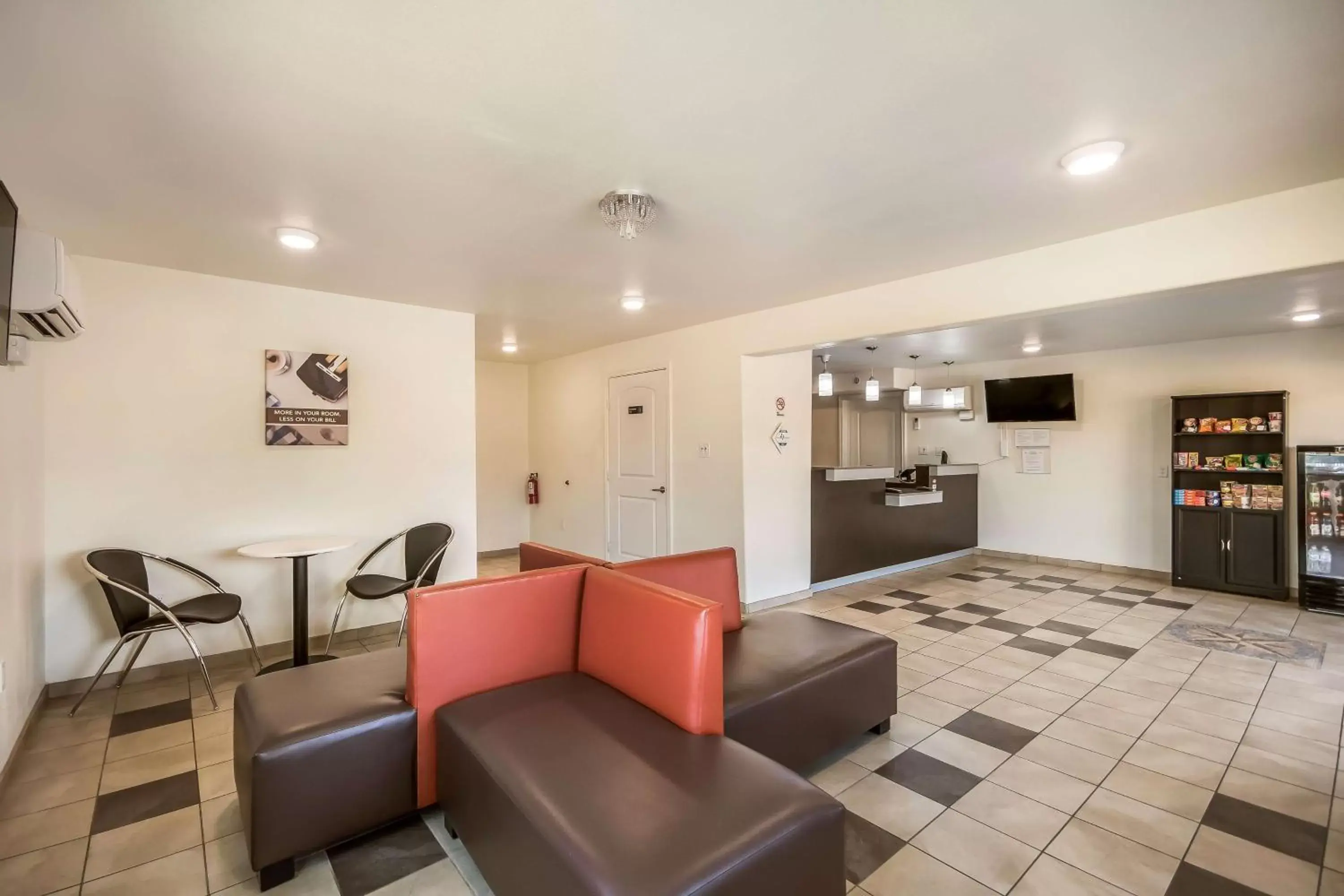 Lobby or reception, Seating Area in Studio 6-Huntsville, TX