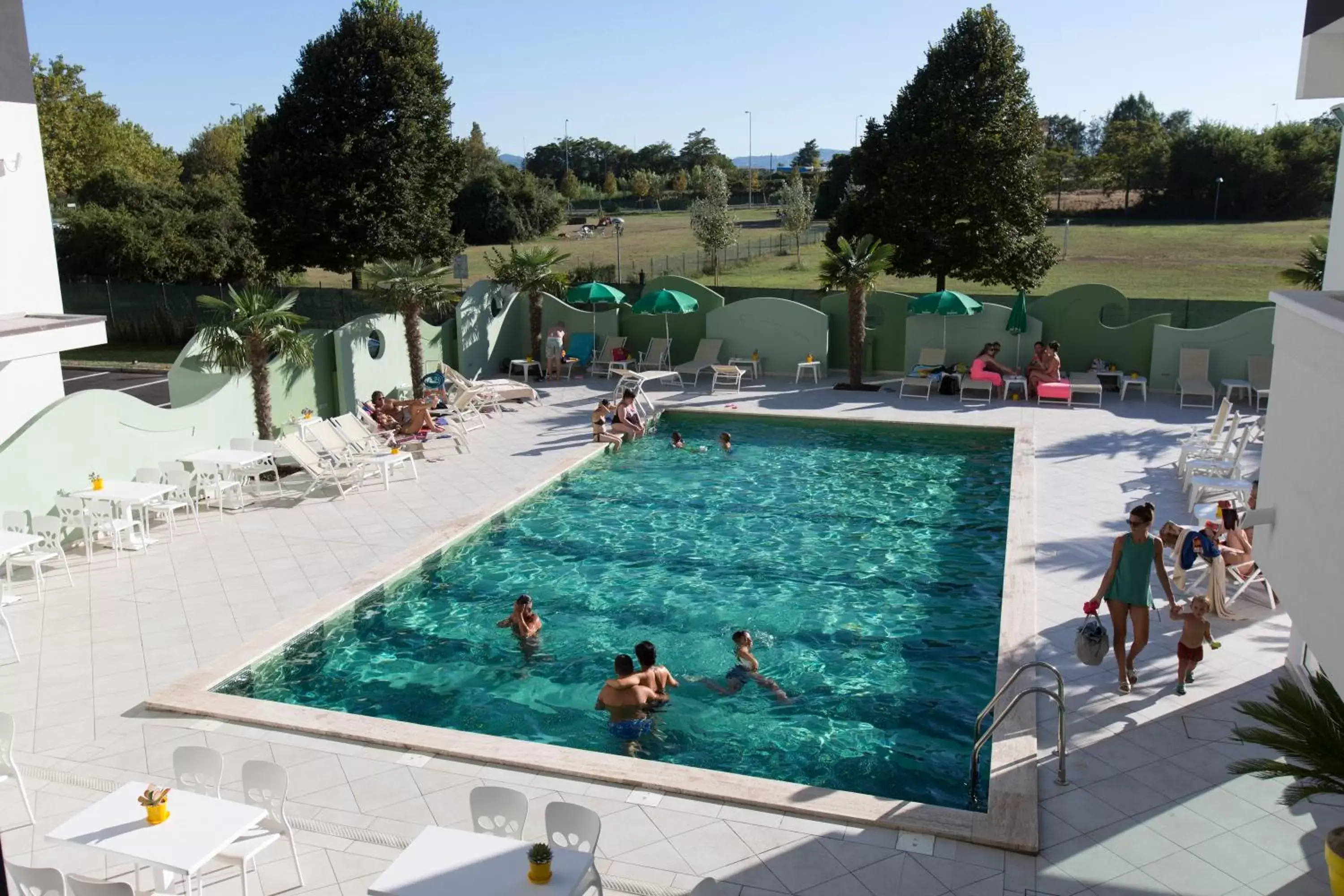 Solarium, Pool View in Nero D'Avorio Aparthotel & SPA