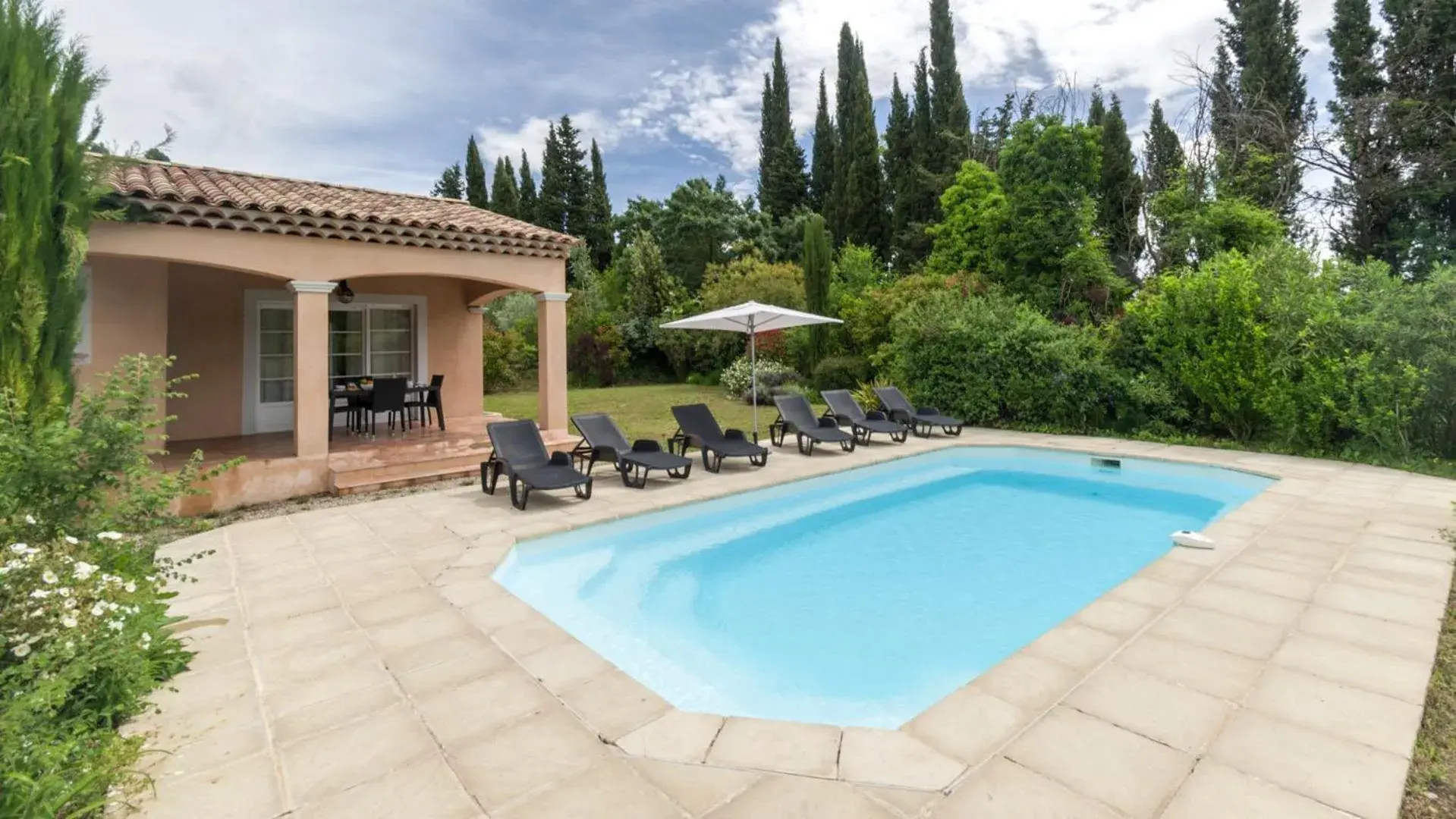 Swimming Pool in Vacancéole  Le Domaine de Camiole