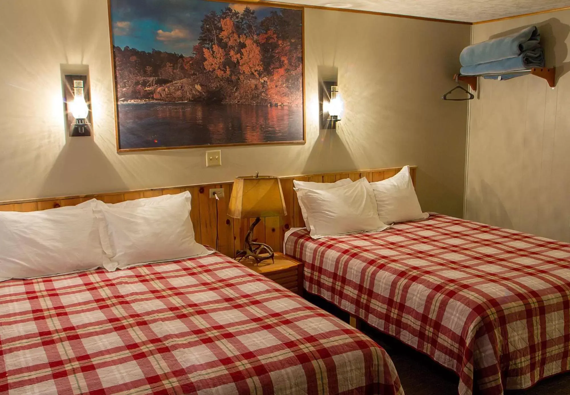 Bed in High Country Motel and Cabins