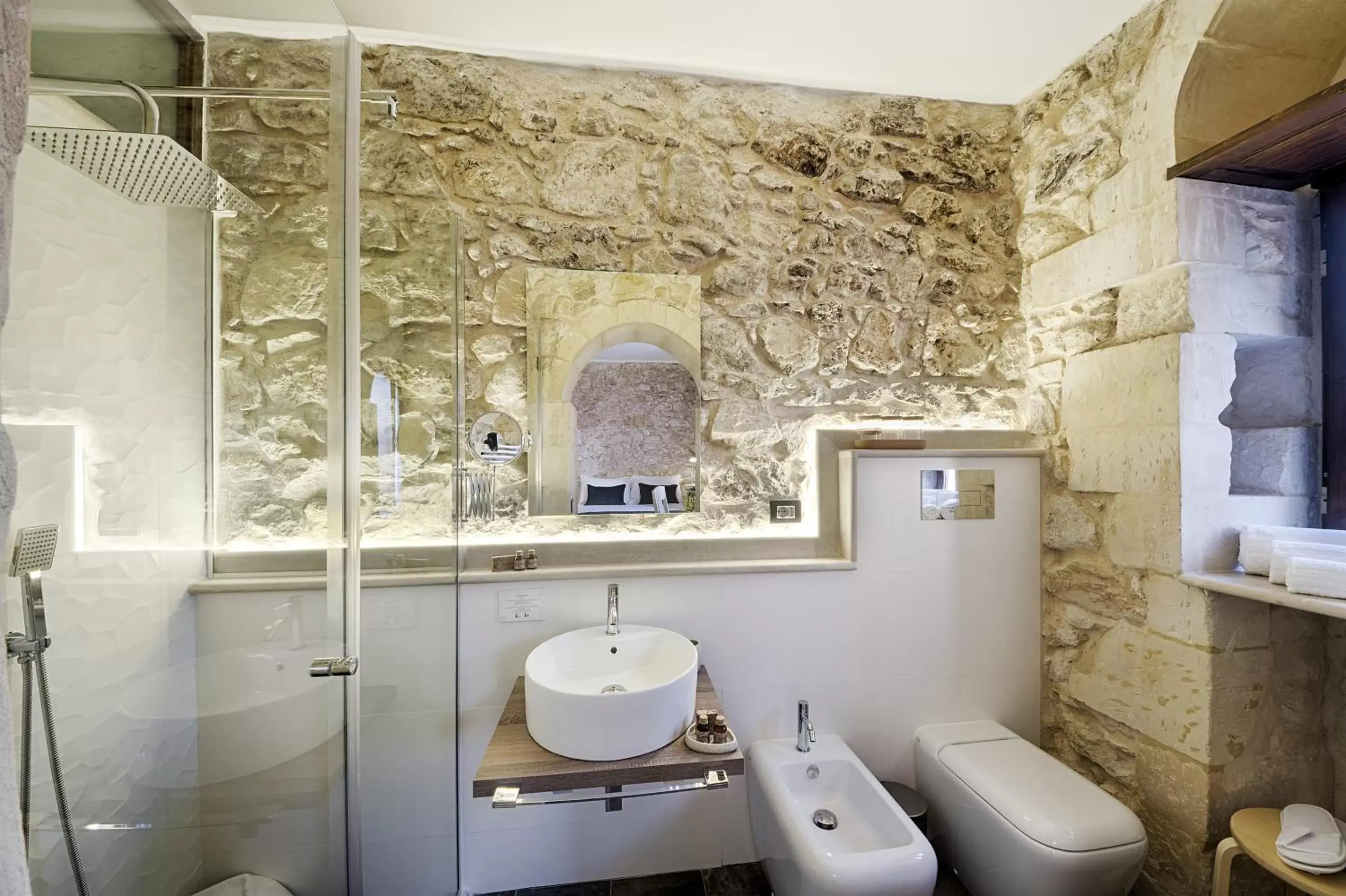 Bathroom in Centosedici Rooms