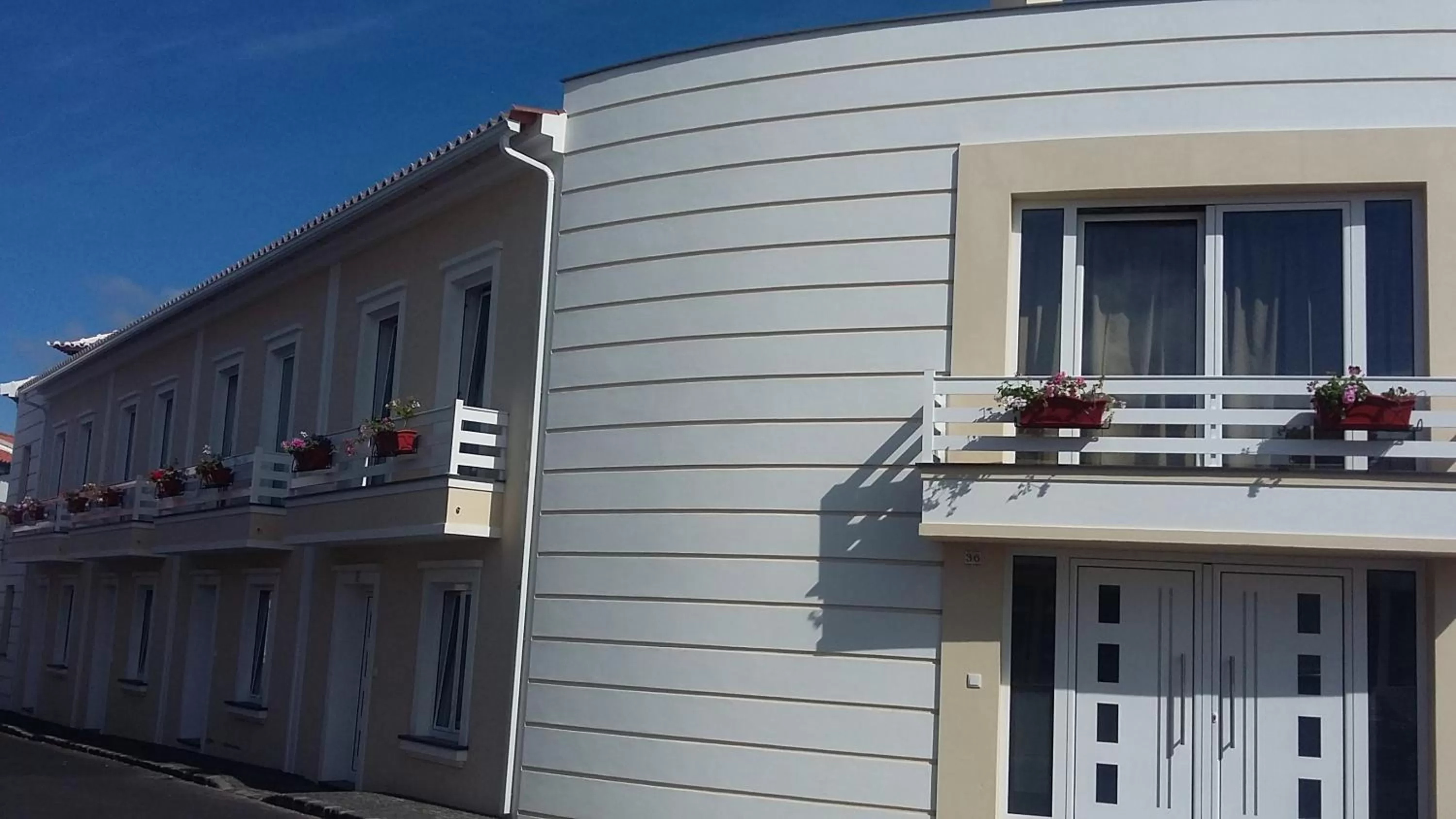 Property Building in Costa & Isaias Apartamentos