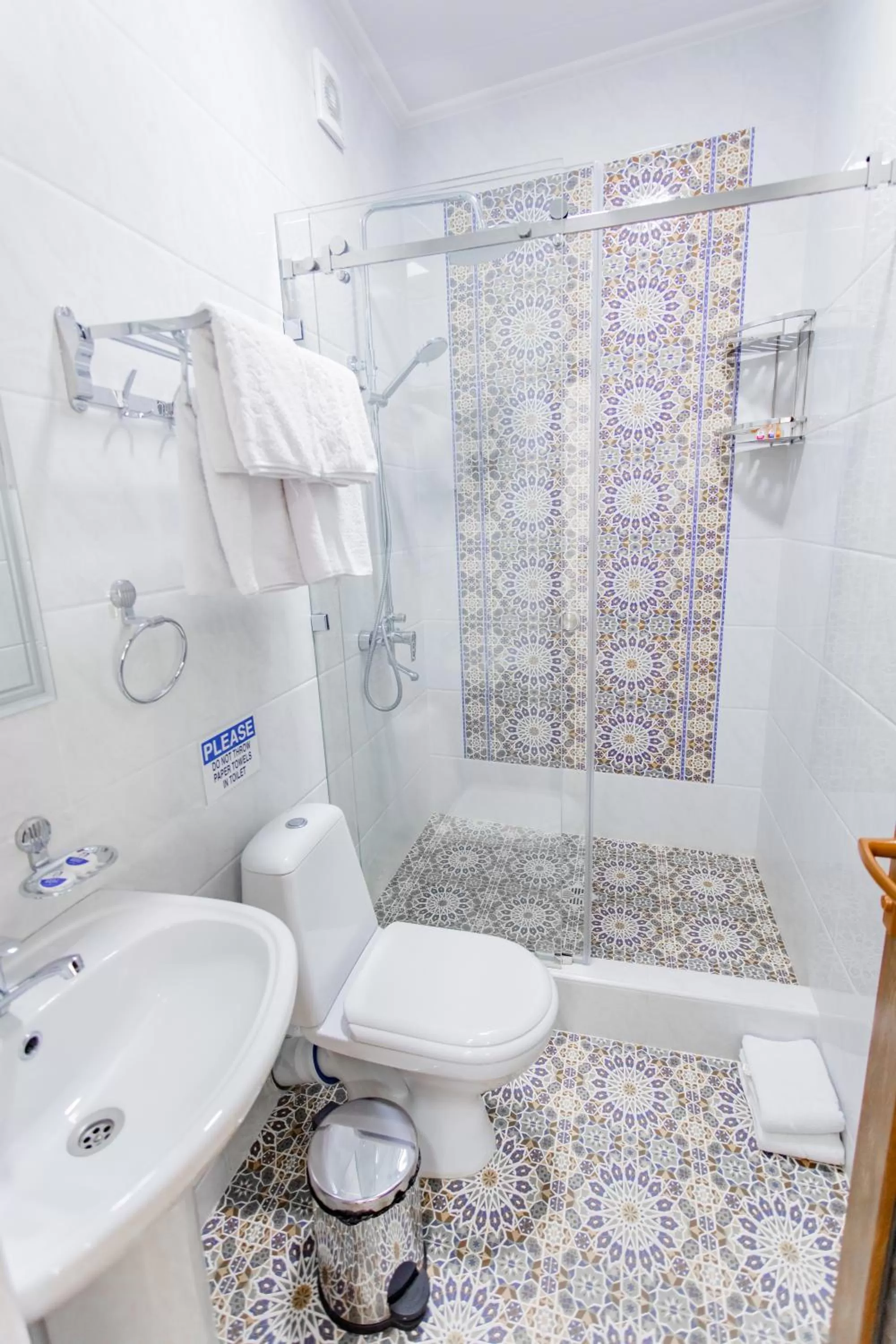 Bathroom in Registon Saroy Hotel