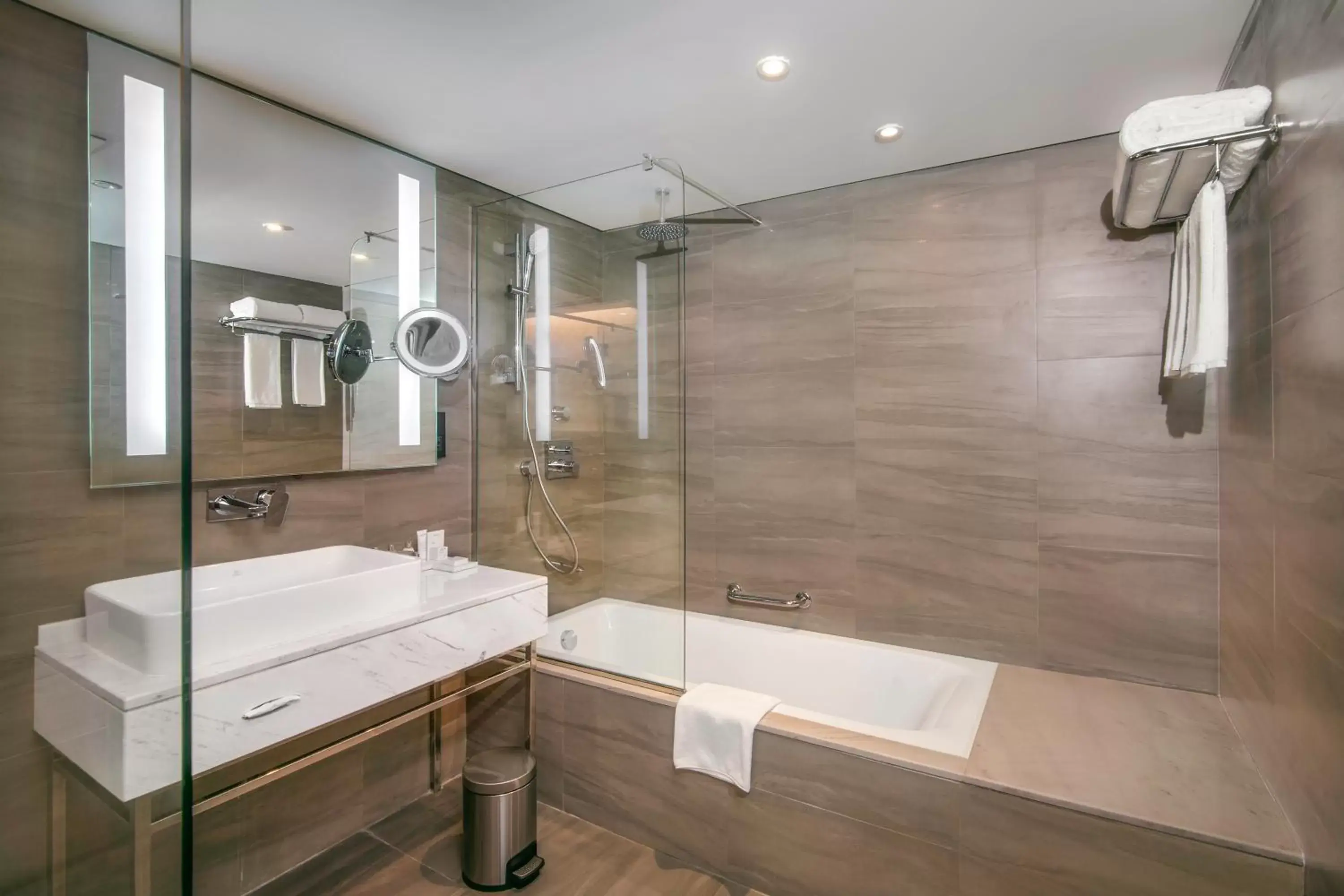 Toilet, Bathroom in Radisson Blu Hotel & Resort, Abu Dhabi Corniche