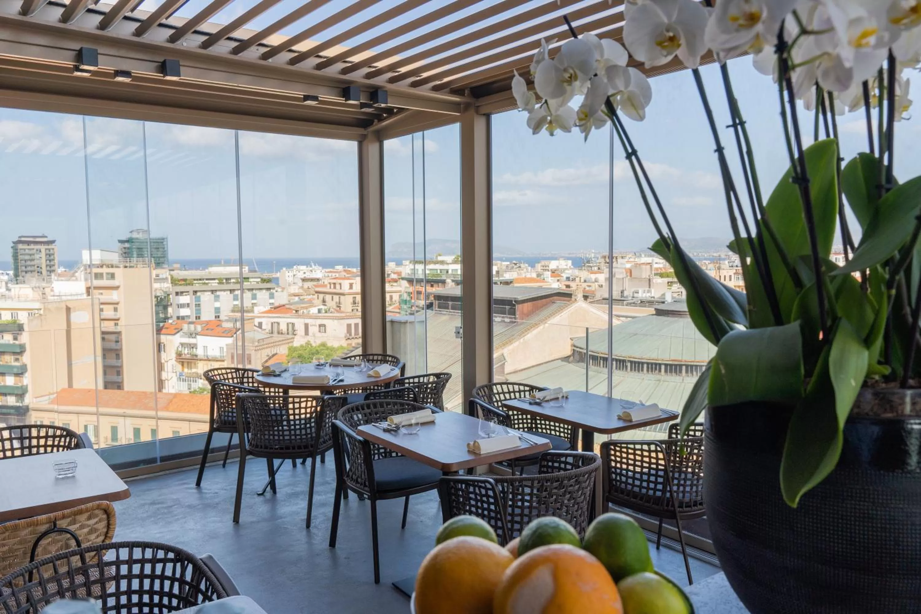 Restaurant/places to eat in Hotel Politeama