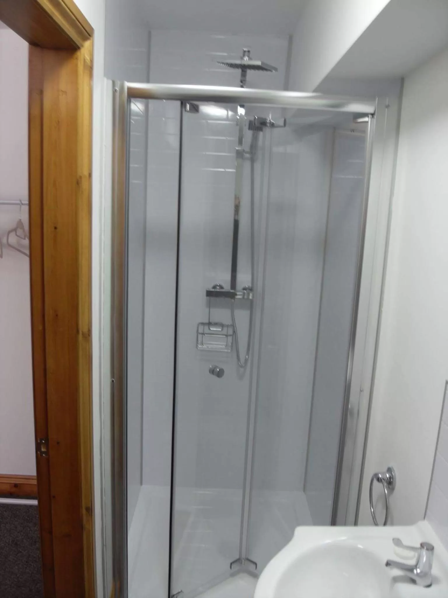 Shower in The Bear On The Square