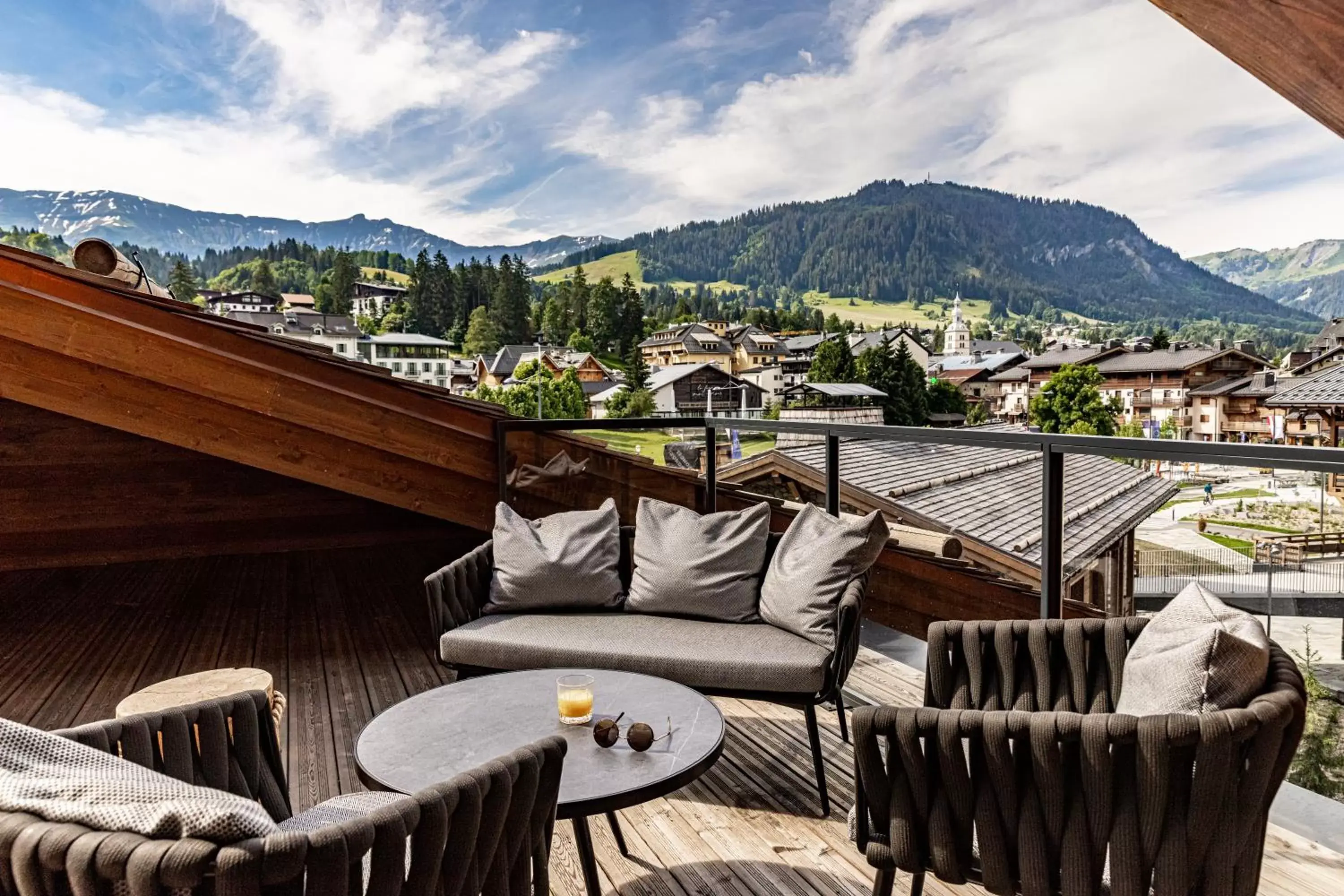 Balcony/Terrace, Mountain View in Novotel Megève Mont-Blanc